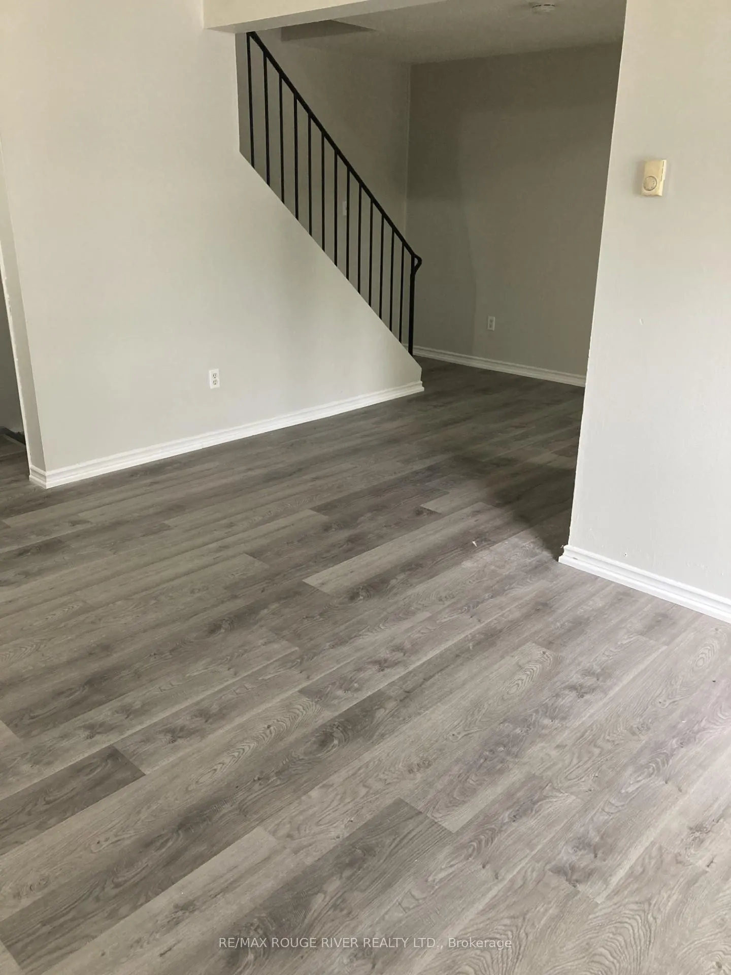 Photo 5 of Unit 21, 255 Porter Street, Oshawa, Lakeview — HOMEH