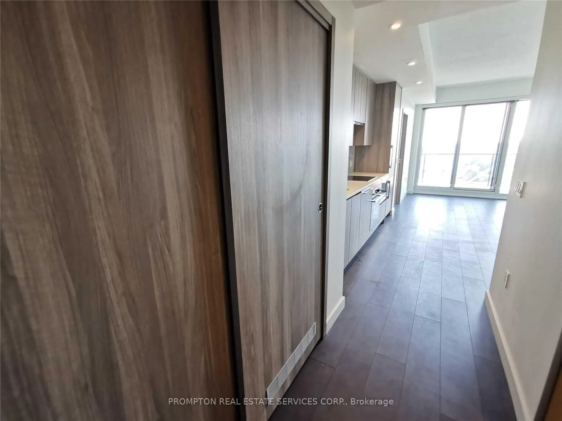 Photo 2 of Unit 2103, 95 Mcmahon Drive, North York, Bayview Village — HOMEH