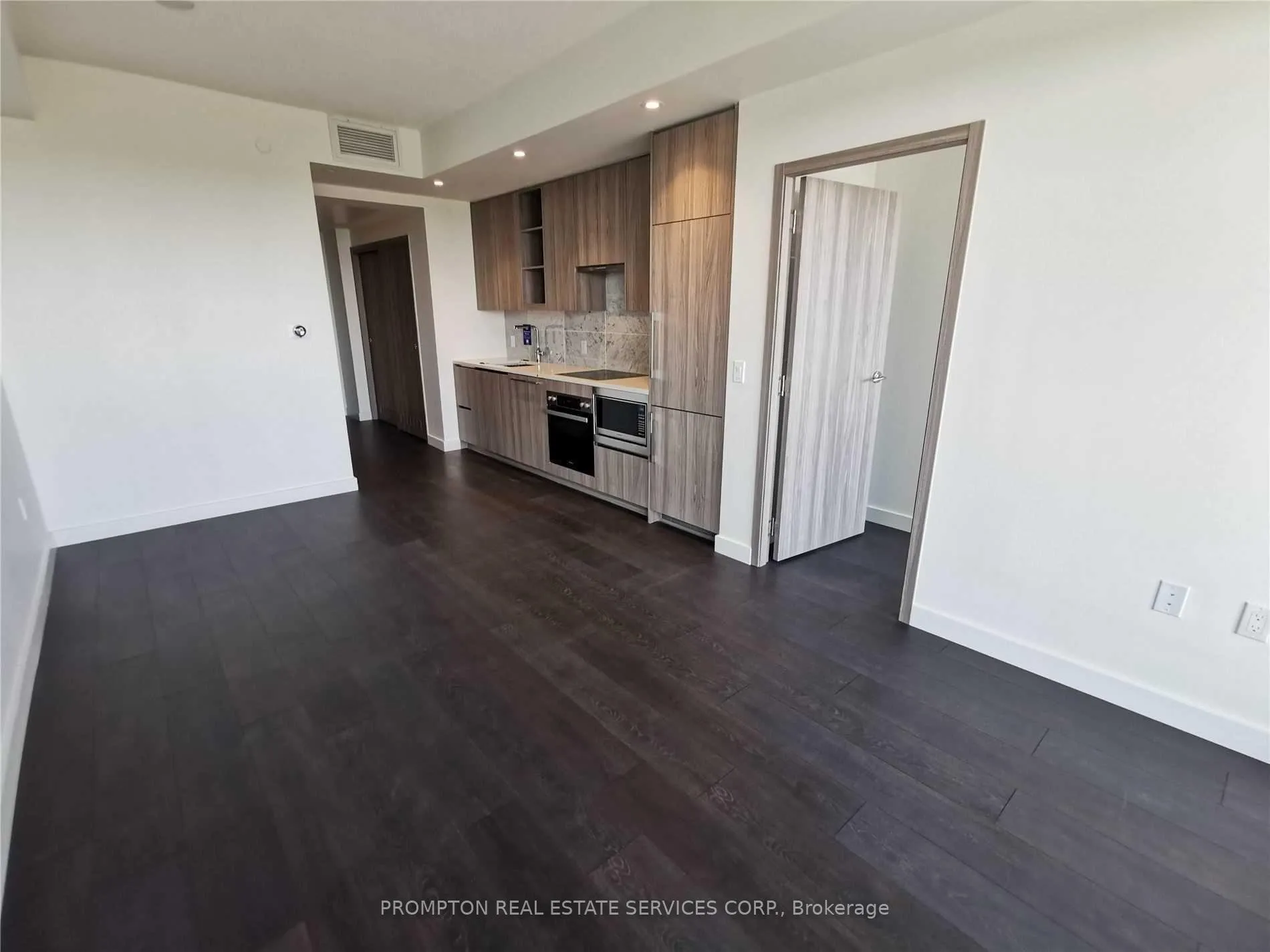 Photo 5 of Unit 2103, 95 Mcmahon Drive, North York, Bayview Village — HOMEH