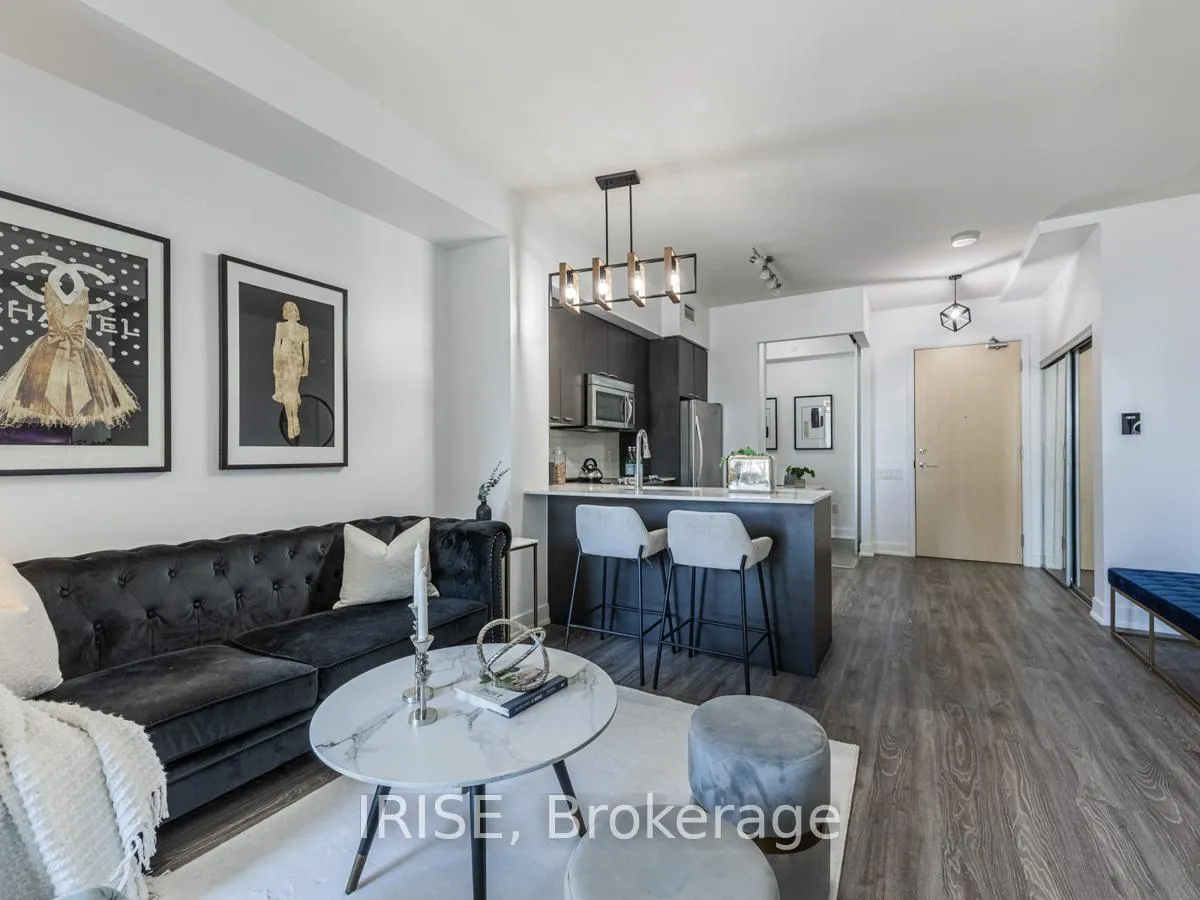 Front of Unit 610, 30 Roehampton Avenue