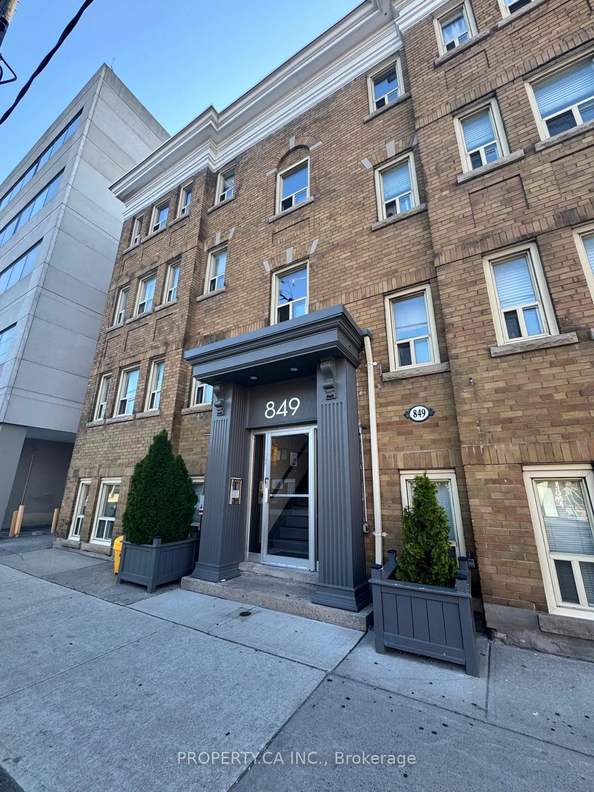 Photo 6 of Unit 8, 849 Broadview Avenue E, Toronto, Danforth — HOMEH