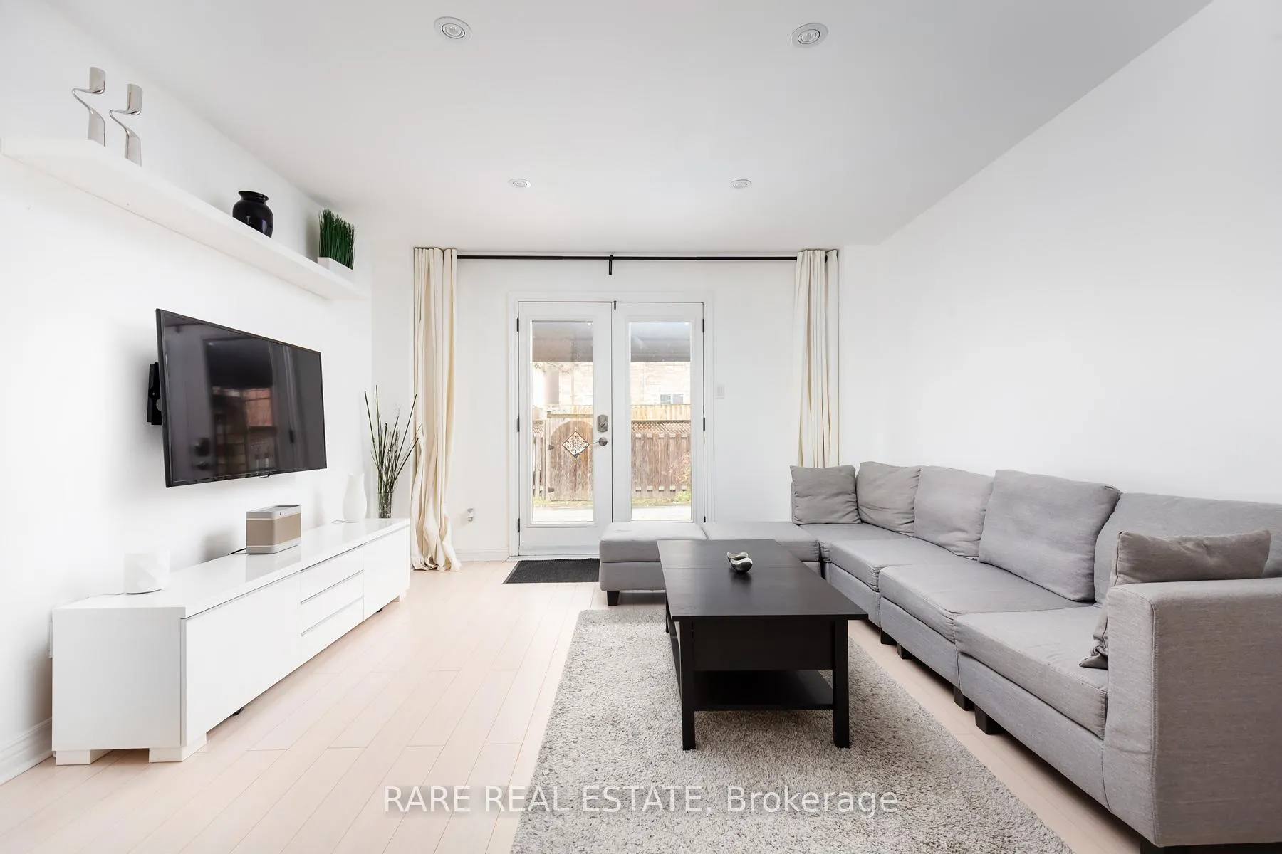 Photo 3 of 22 Torbrick Road, Toronto, Greenwood-Coxwell — HOMEH
