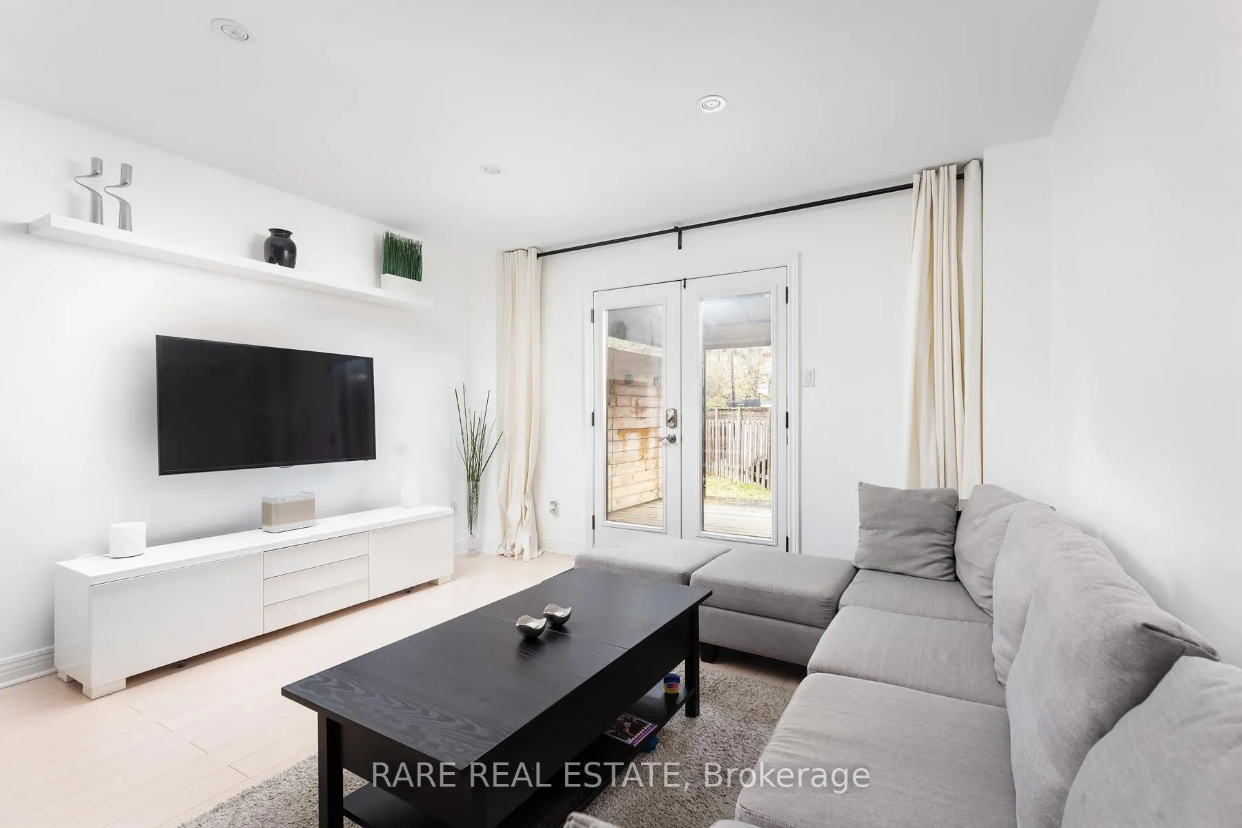 Photo 4 of 22 Torbrick Road, Toronto, Greenwood-Coxwell — HOMEH