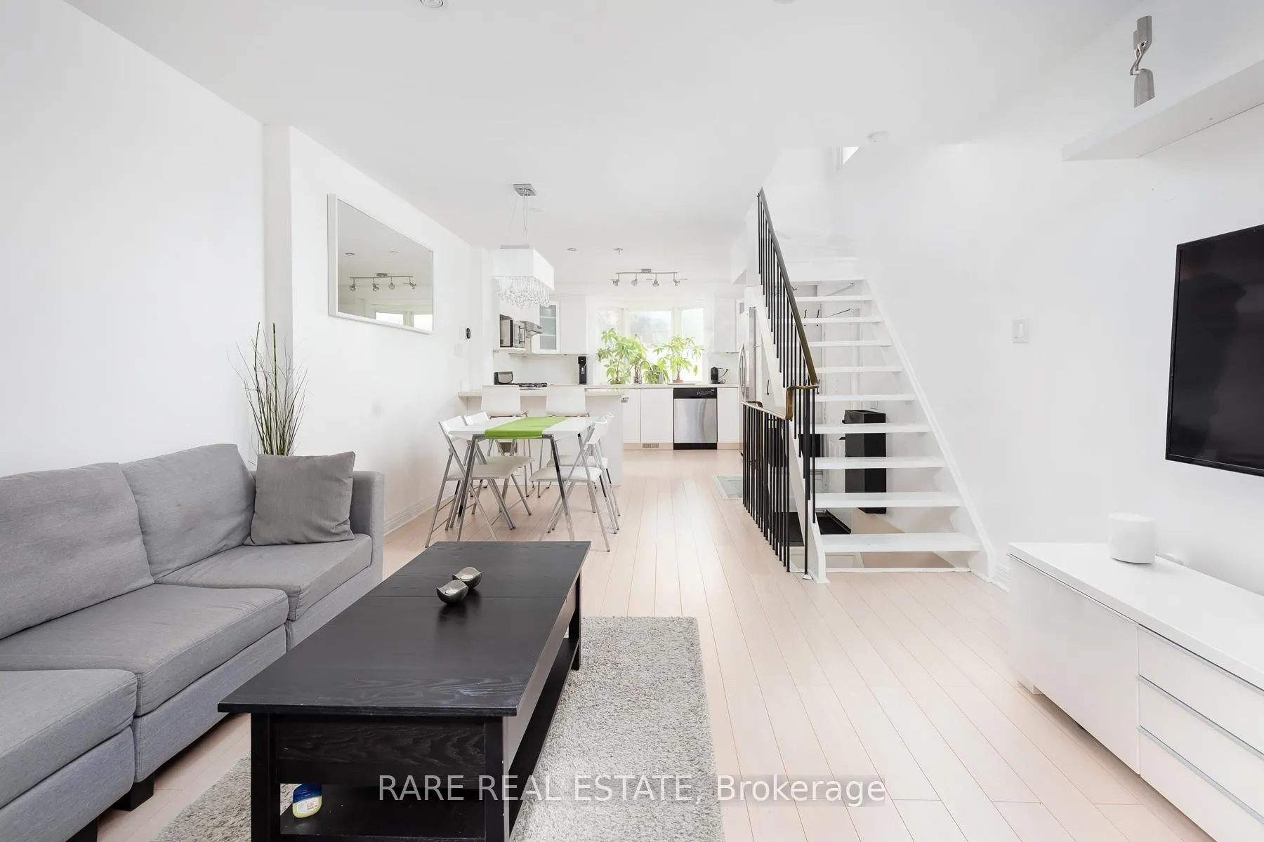 Photo 5 of 22 Torbrick Road, Toronto, Greenwood-Coxwell — HOMEH
