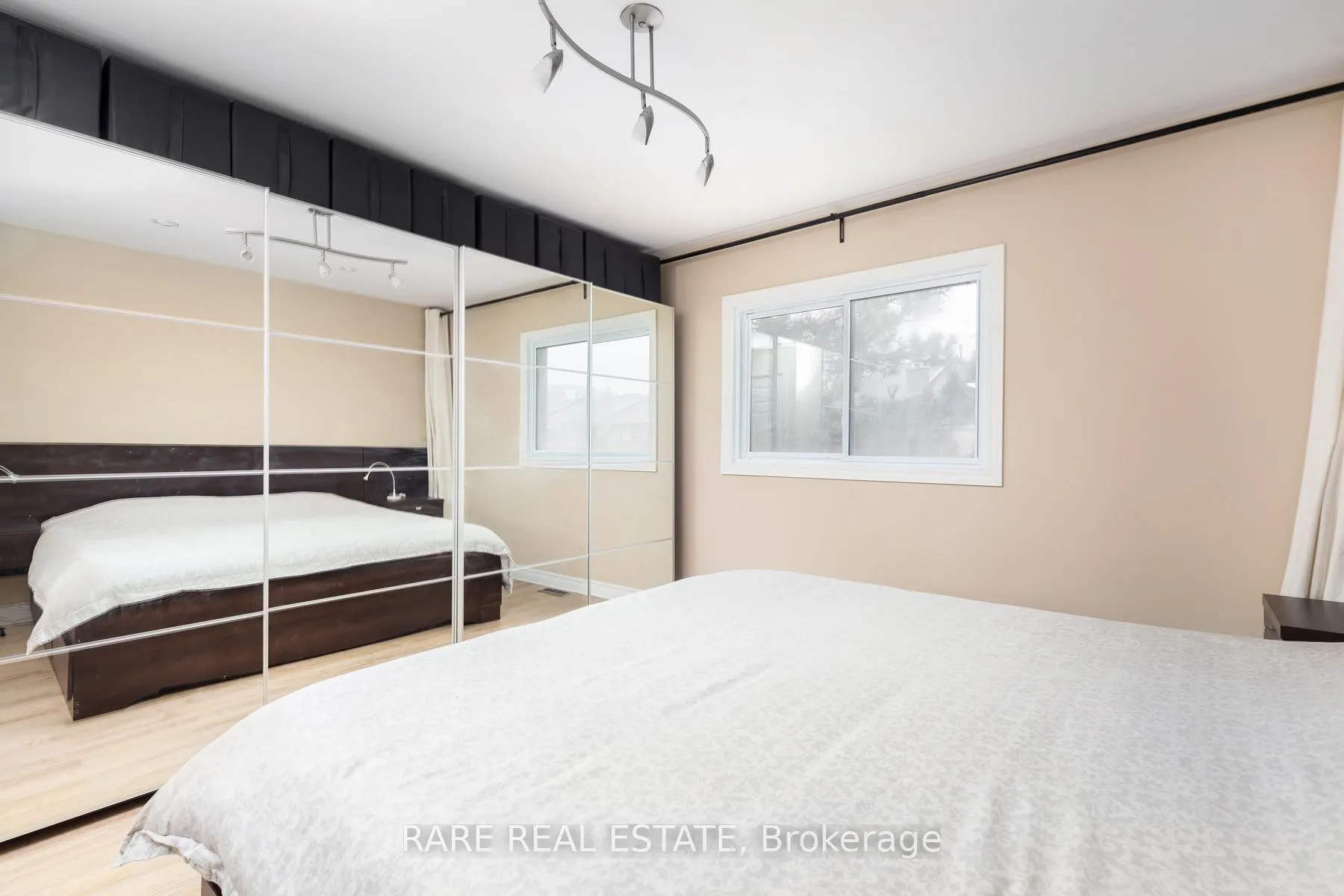 Photo 10 of 22 Torbrick Road, Toronto, Greenwood-Coxwell — HOMEH