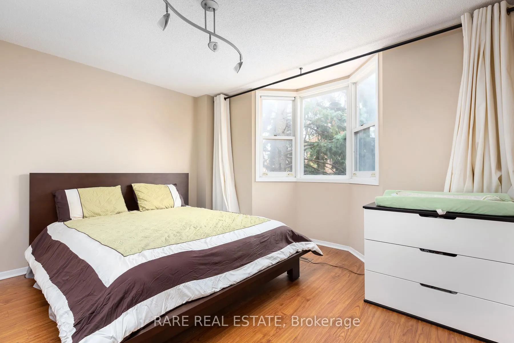 Photo 13 of 22 Torbrick Road, Toronto, Greenwood-Coxwell — HOMEH