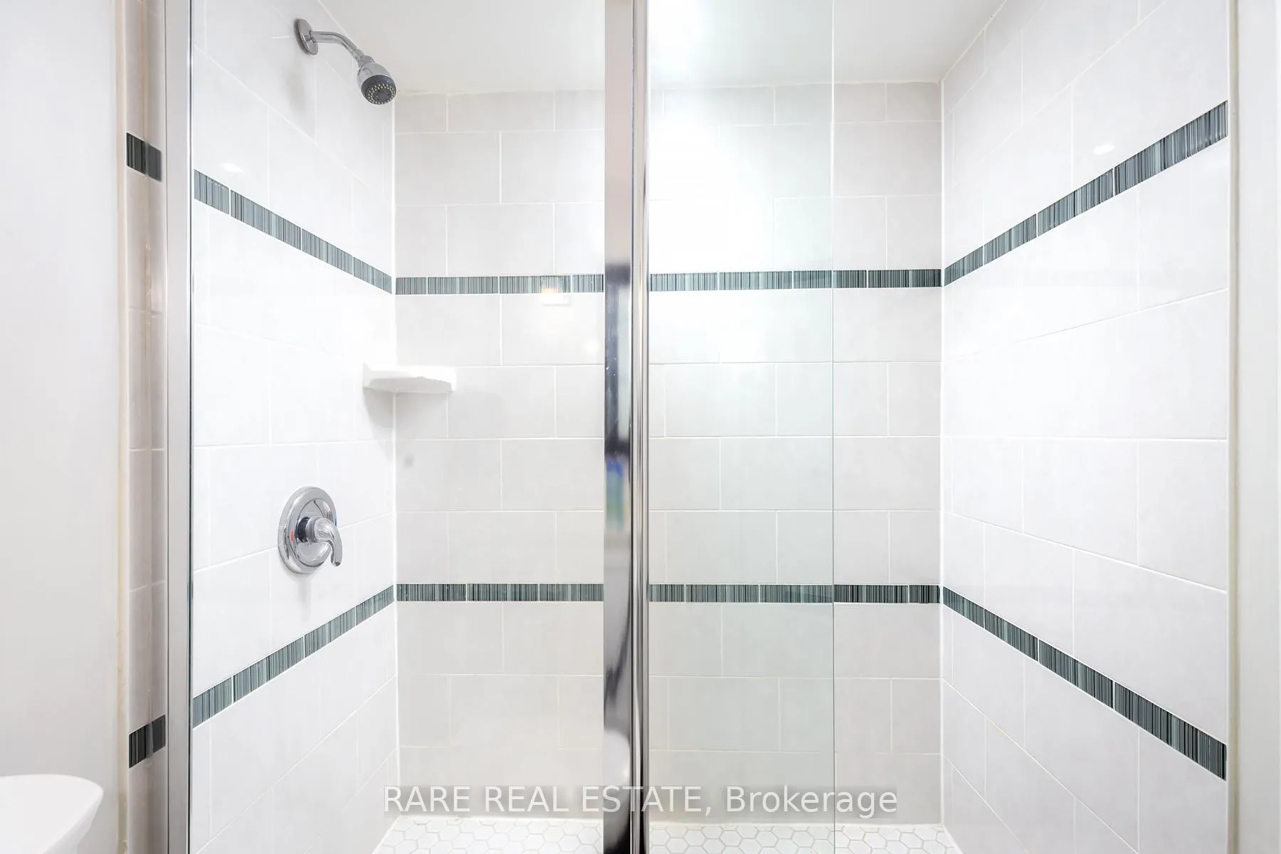 Photo 16 of 22 Torbrick Road, Toronto, Greenwood-Coxwell — HOMEH