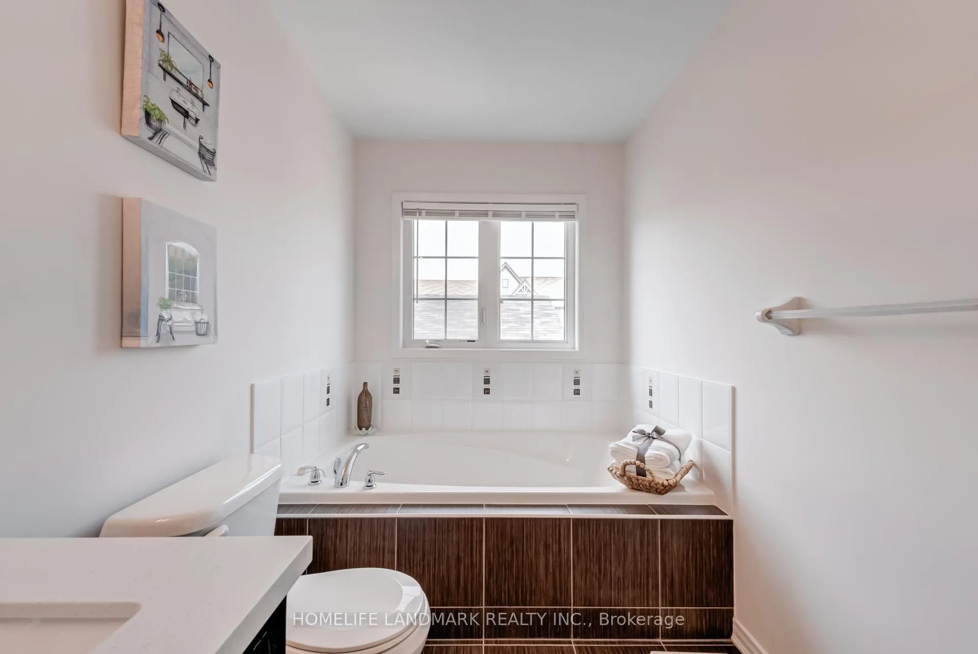 Photo 40 of 144 Mcbride Avenue N, Clarington, Bowmanville — HOMEH