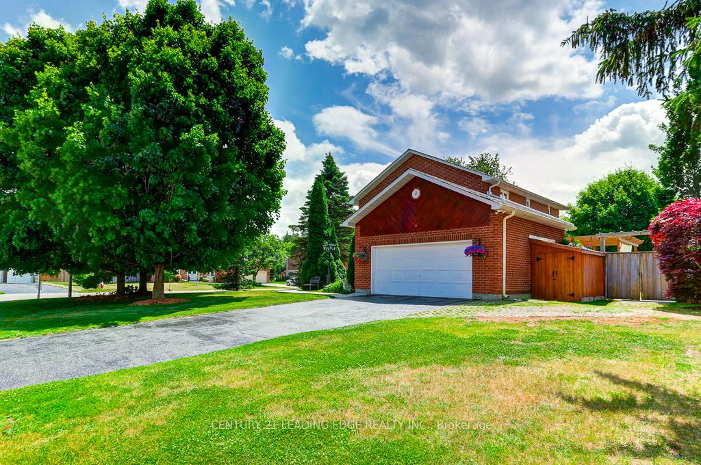 Photo 9 of 2 Colleen Crescent, Caledon, Caledon East — HOMEH