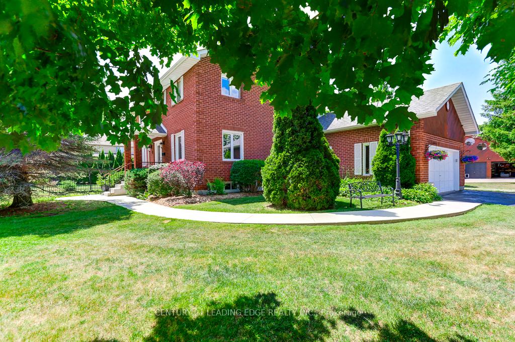 Photo 3 of 2 Colleen Crescent, Caledon, Caledon East — HOMEH