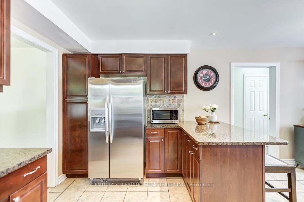 Photo 4 of 2 Colleen Crescent, Caledon, Caledon East — HOMEH