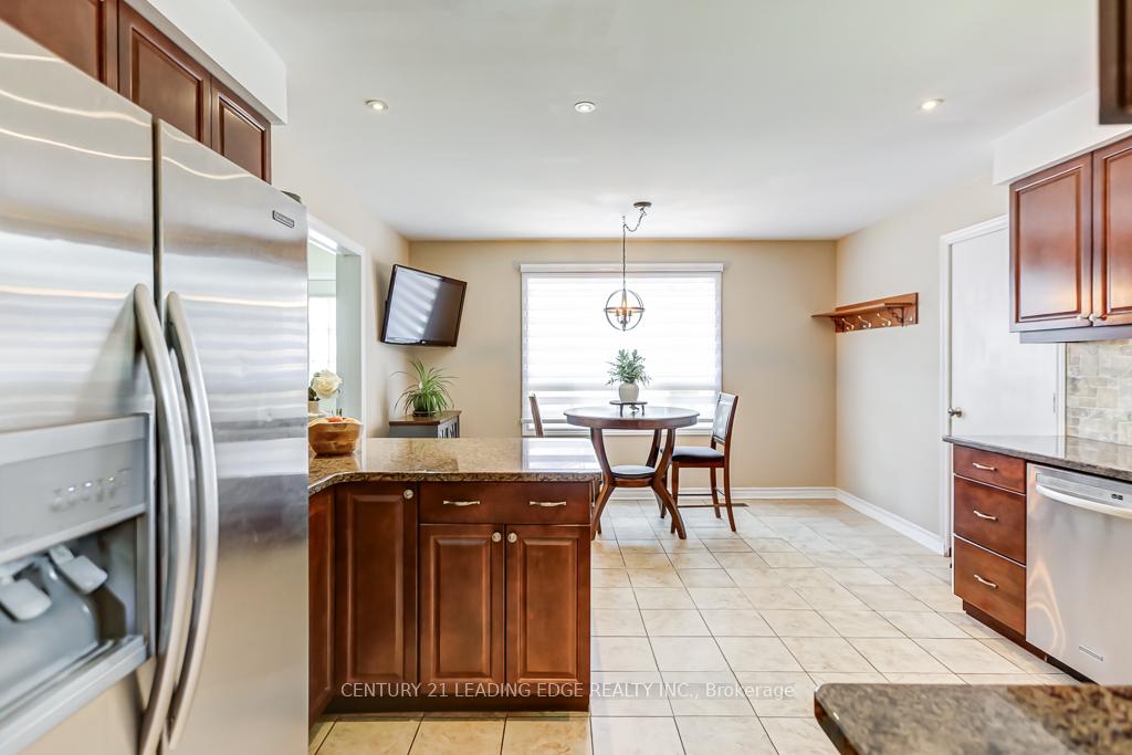 Photo 5 of 2 Colleen Crescent, Caledon, Caledon East — HOMEH