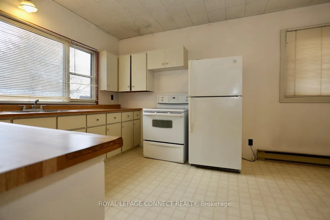 Photo 2 of Unit Apt E, 1775 Bowmanville Avenue, Clarington, Rural Clarington — HOMEH