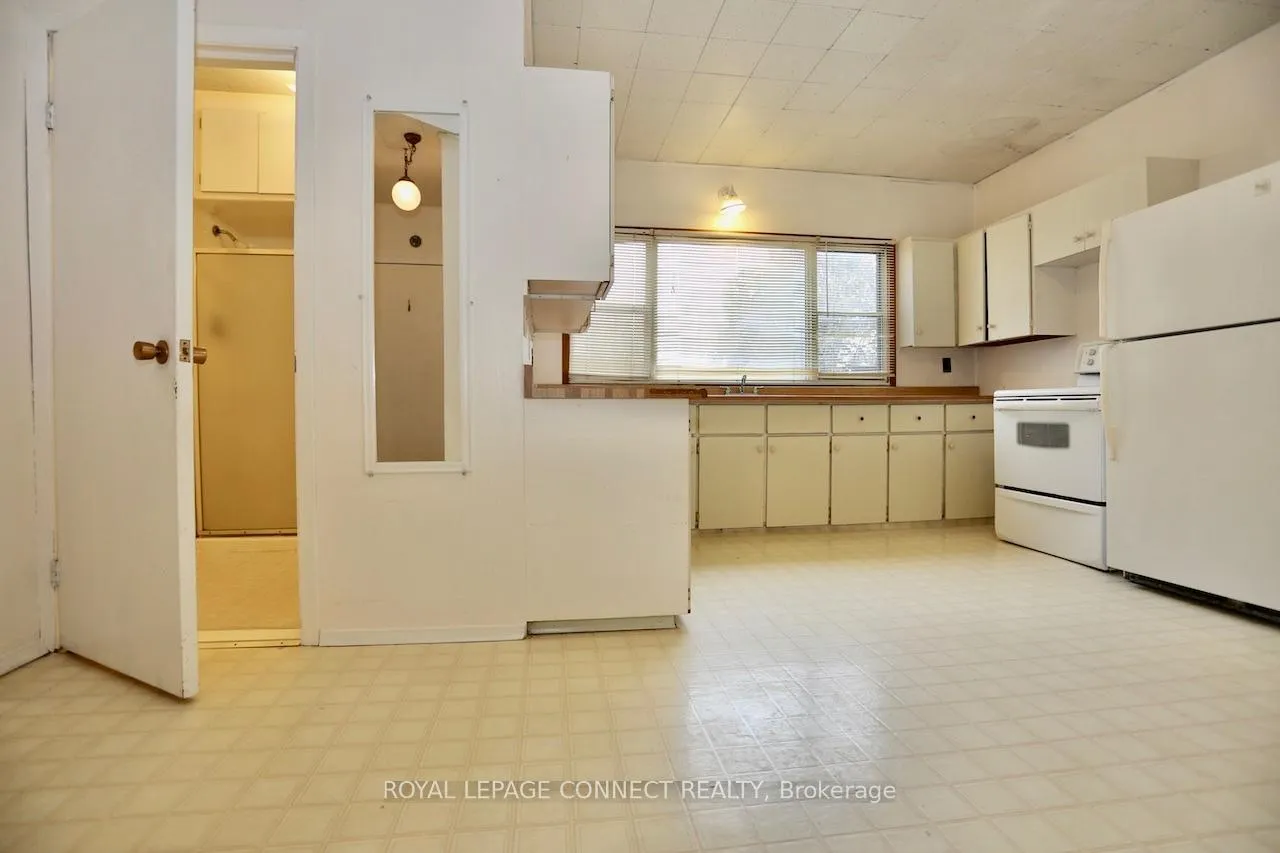 Photo 6 of Unit Apt E, 1775 Bowmanville Avenue, Clarington, Rural Clarington — HOMEH