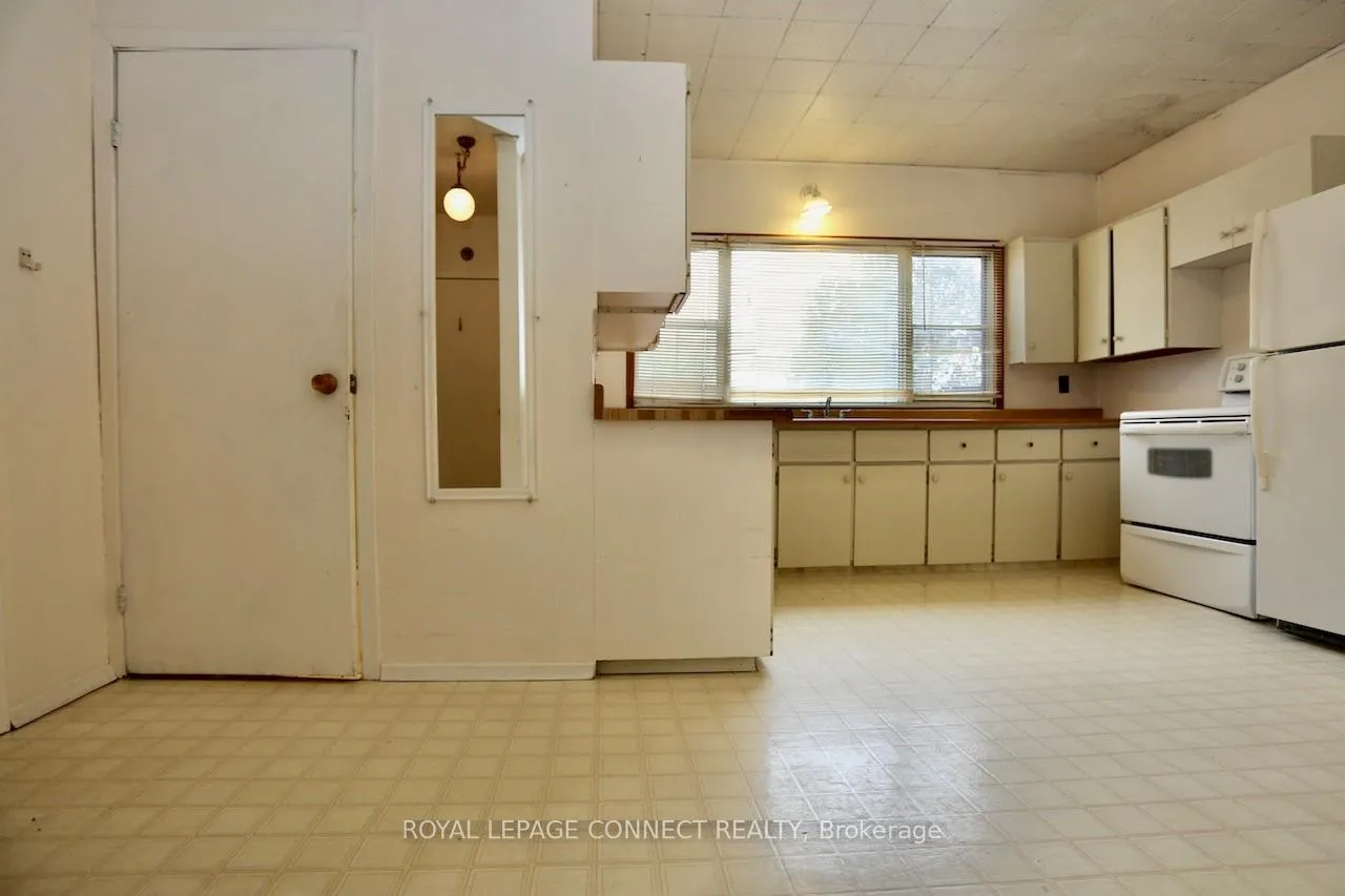 Photo 7 of Unit Apt E, 1775 Bowmanville Avenue, Clarington, Rural Clarington — HOMEH