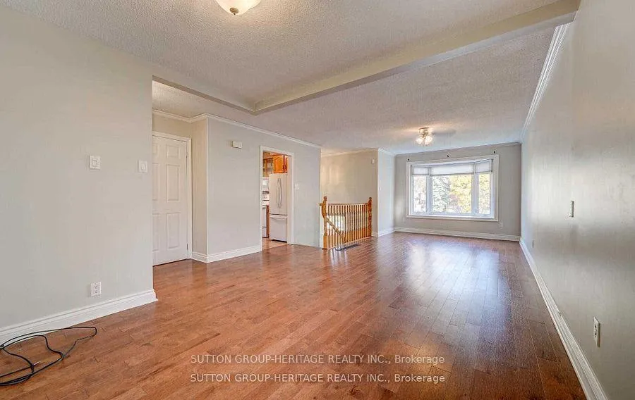 Photo 10 of 25 Plumridge Court, Ajax, South East — HOMEH