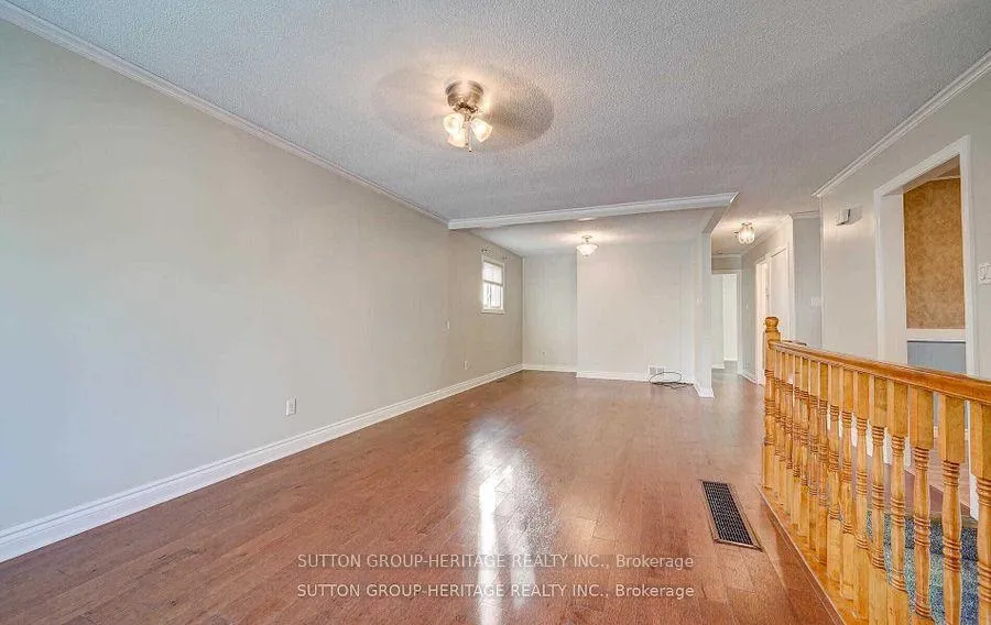 Photo 12 of 25 Plumridge Court, Ajax, South East — HOMEH