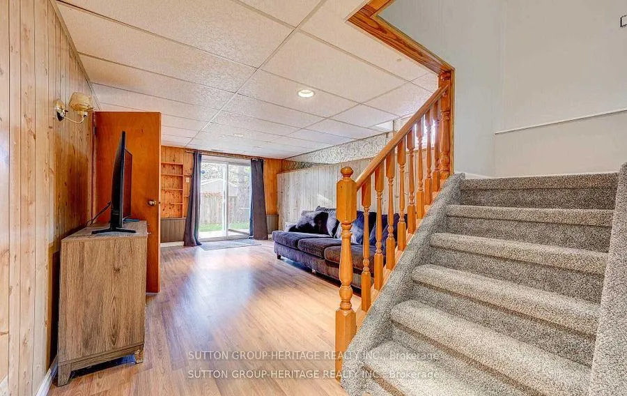 Photo 24 of 25 Plumridge Court, Ajax, South East — HOMEH