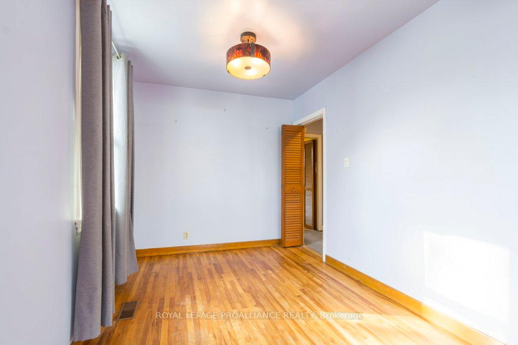 Photo 8 of 53 Montgomery Boulevard, Belleville, Belleville Ward — HOMEH