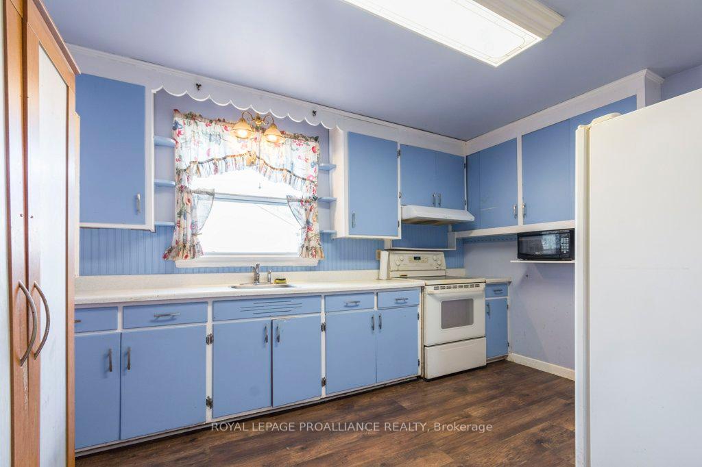 Photo 10 of 53 Montgomery Boulevard, Belleville, Belleville Ward — HOMEH