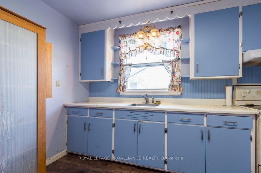 Photo 11 of 53 Montgomery Boulevard, Belleville, Belleville Ward — HOMEH