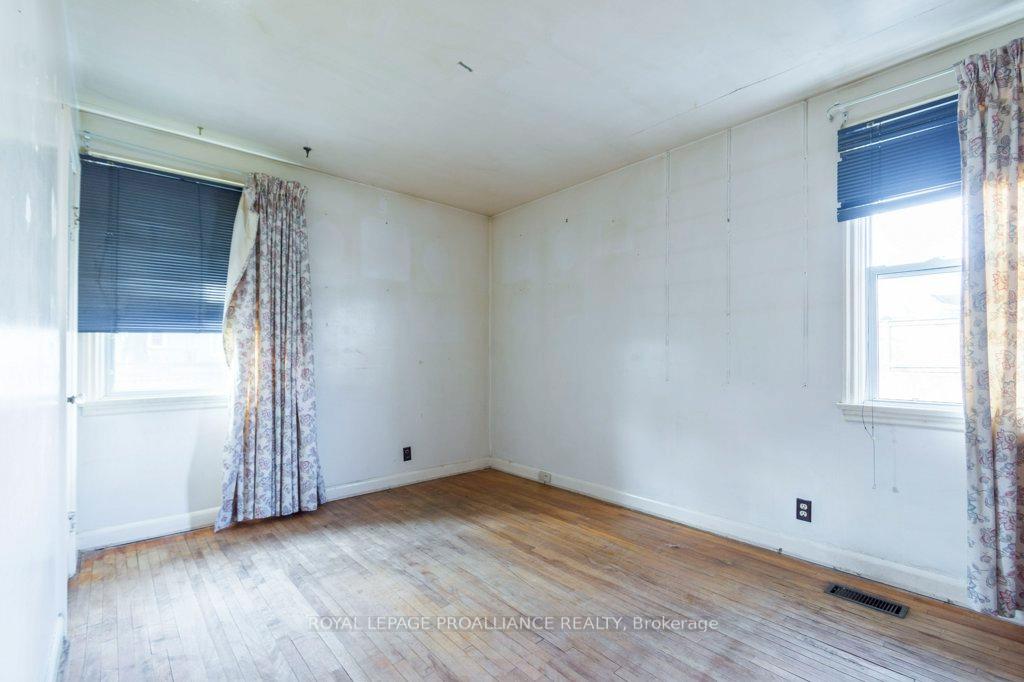 Photo 13 of 53 Montgomery Boulevard, Belleville, Belleville Ward — HOMEH
