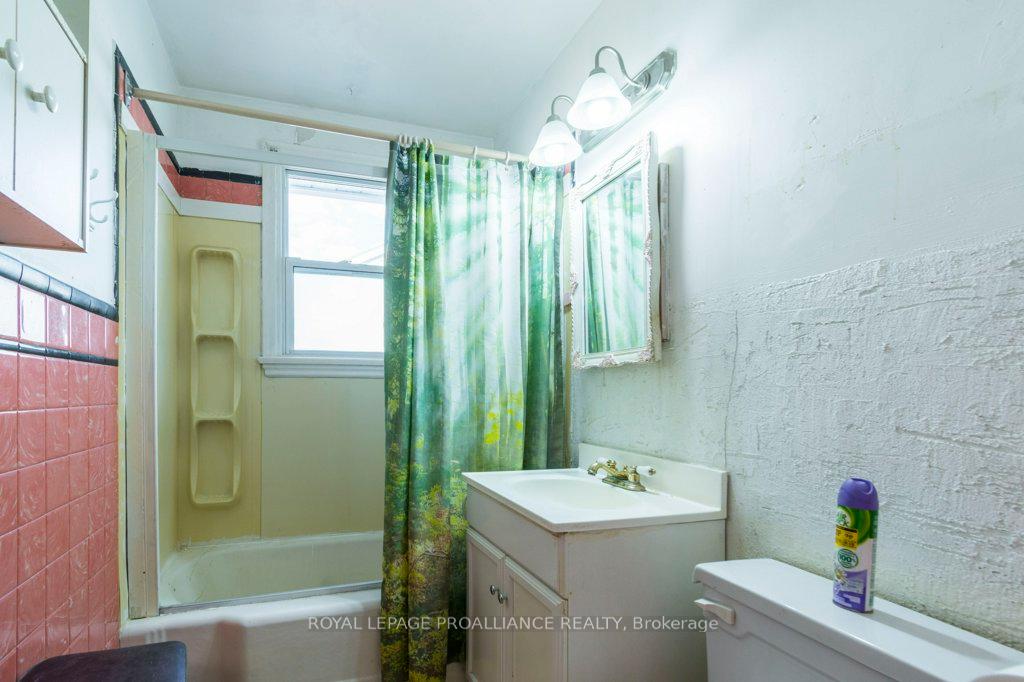 Photo 17 of 53 Montgomery Boulevard, Belleville, Belleville Ward — HOMEH