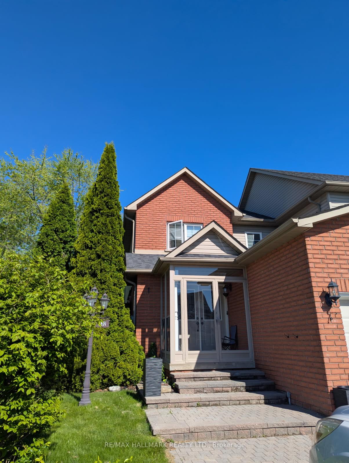 Photo 1 of 102 Richfield Square, Clarington, Courtice — HOMEH
