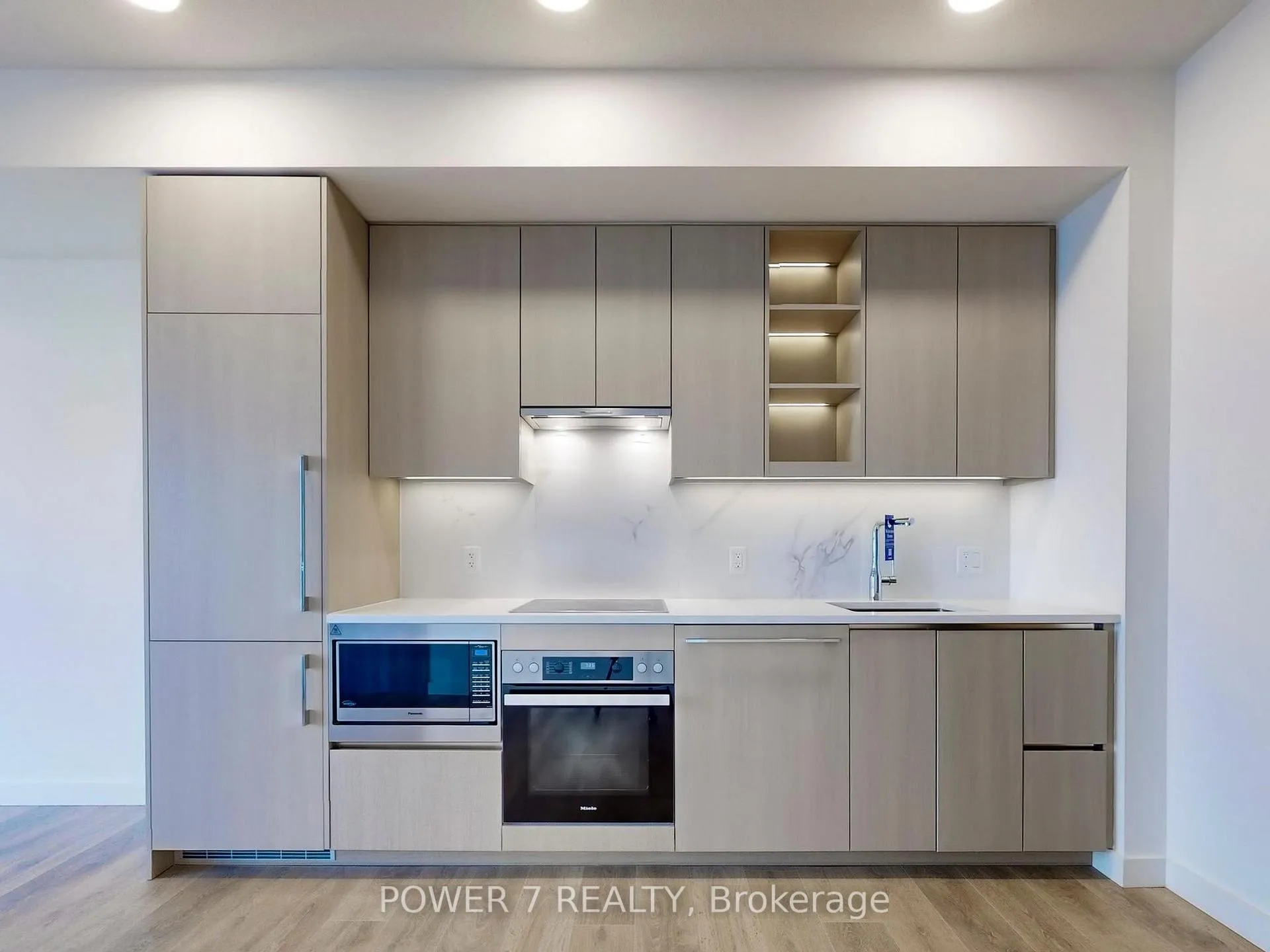 Photo 1 of Unit 715, 27 McMahon Drive, North York, Bayview Village — HOMEH
