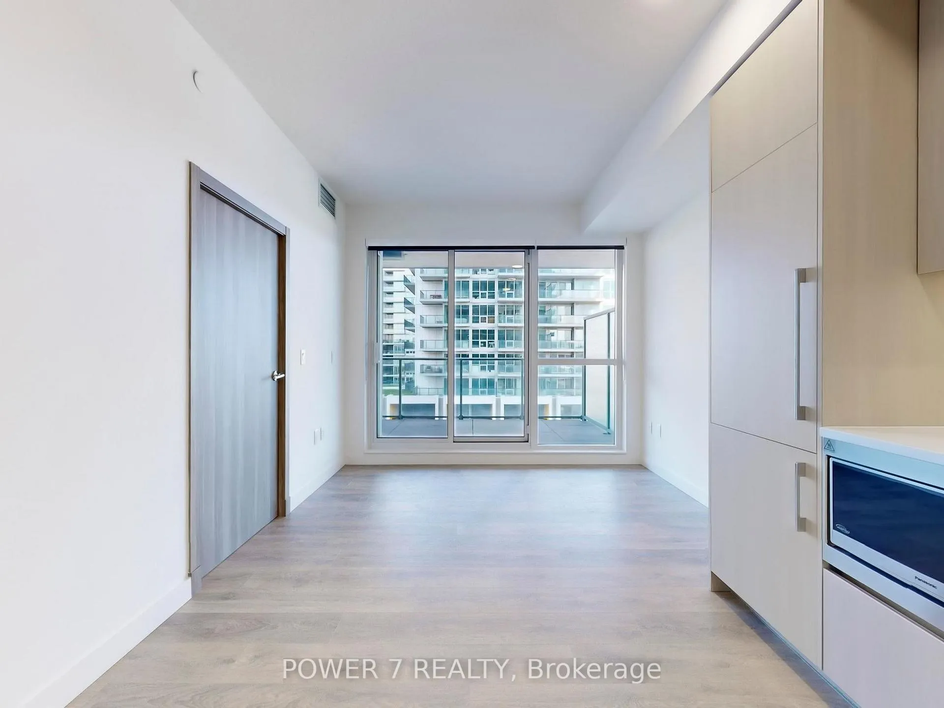 Photo 2 of Unit 715, 27 McMahon Drive, North York, Bayview Village — HOMEH
