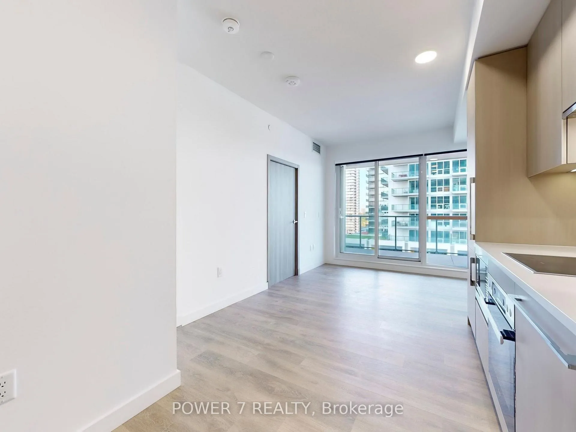 Photo 9 of Unit 715, 27 McMahon Drive, North York, Bayview Village — HOMEH