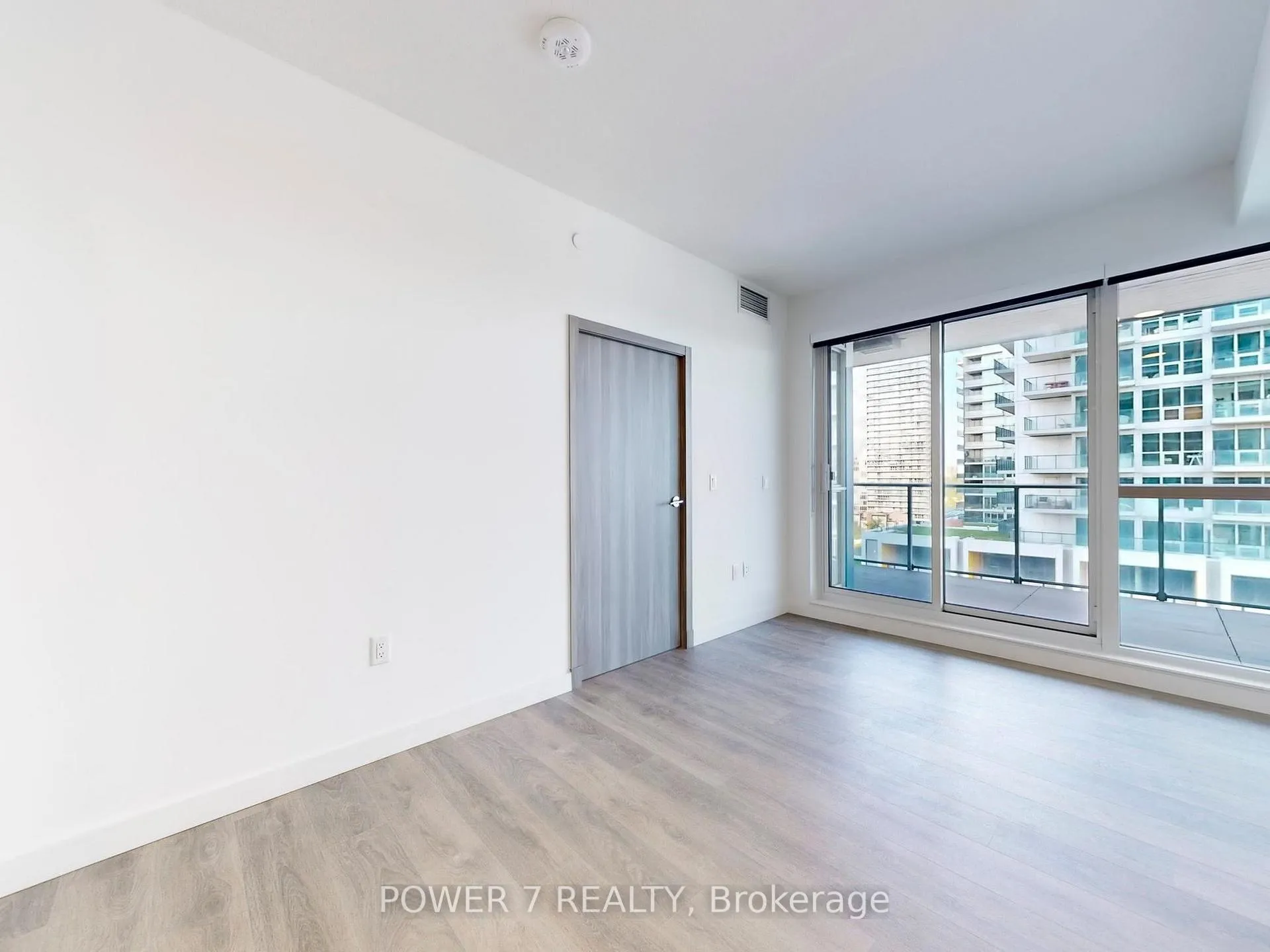 Photo 10 of Unit 715, 27 McMahon Drive, North York, Bayview Village — HOMEH
