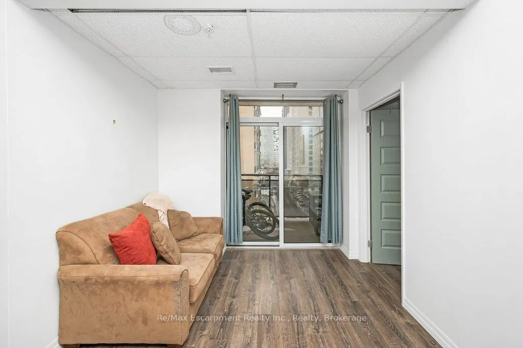 Photo 10 of Unit 502, 8 Hickory Street W, Waterloo — HOMEH