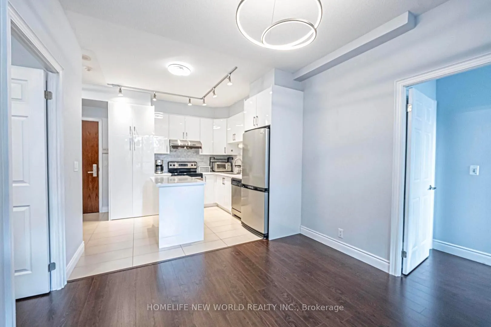 Photo 6 of Unit 105, 39 Galleria Parkway, Markham, Commerce Valley — HOMEH