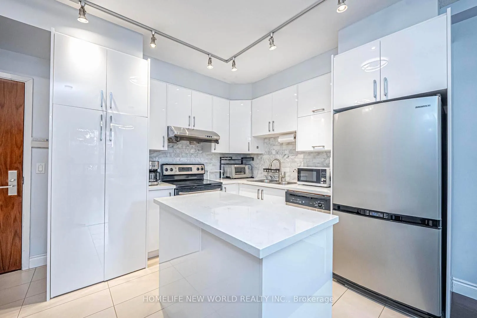 Photo 7 of Unit 105, 39 Galleria Parkway, Markham, Commerce Valley — HOMEH