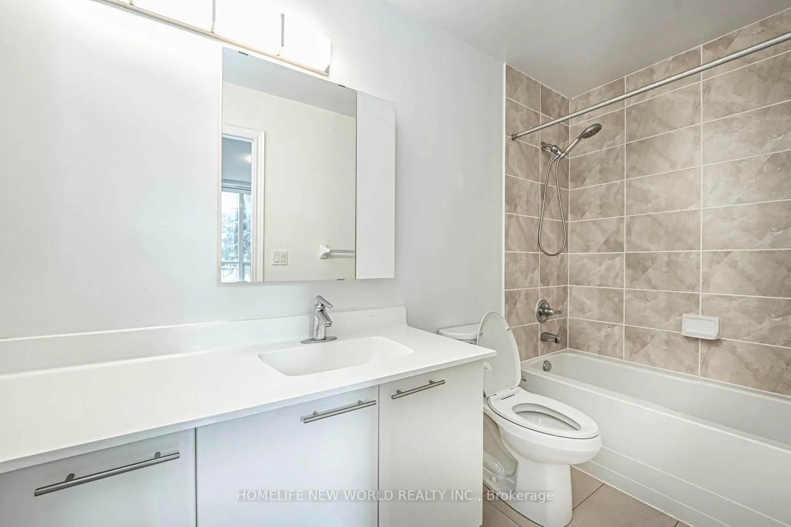 Photo 12 of Unit 105, 39 Galleria Parkway, Markham, Commerce Valley — HOMEH