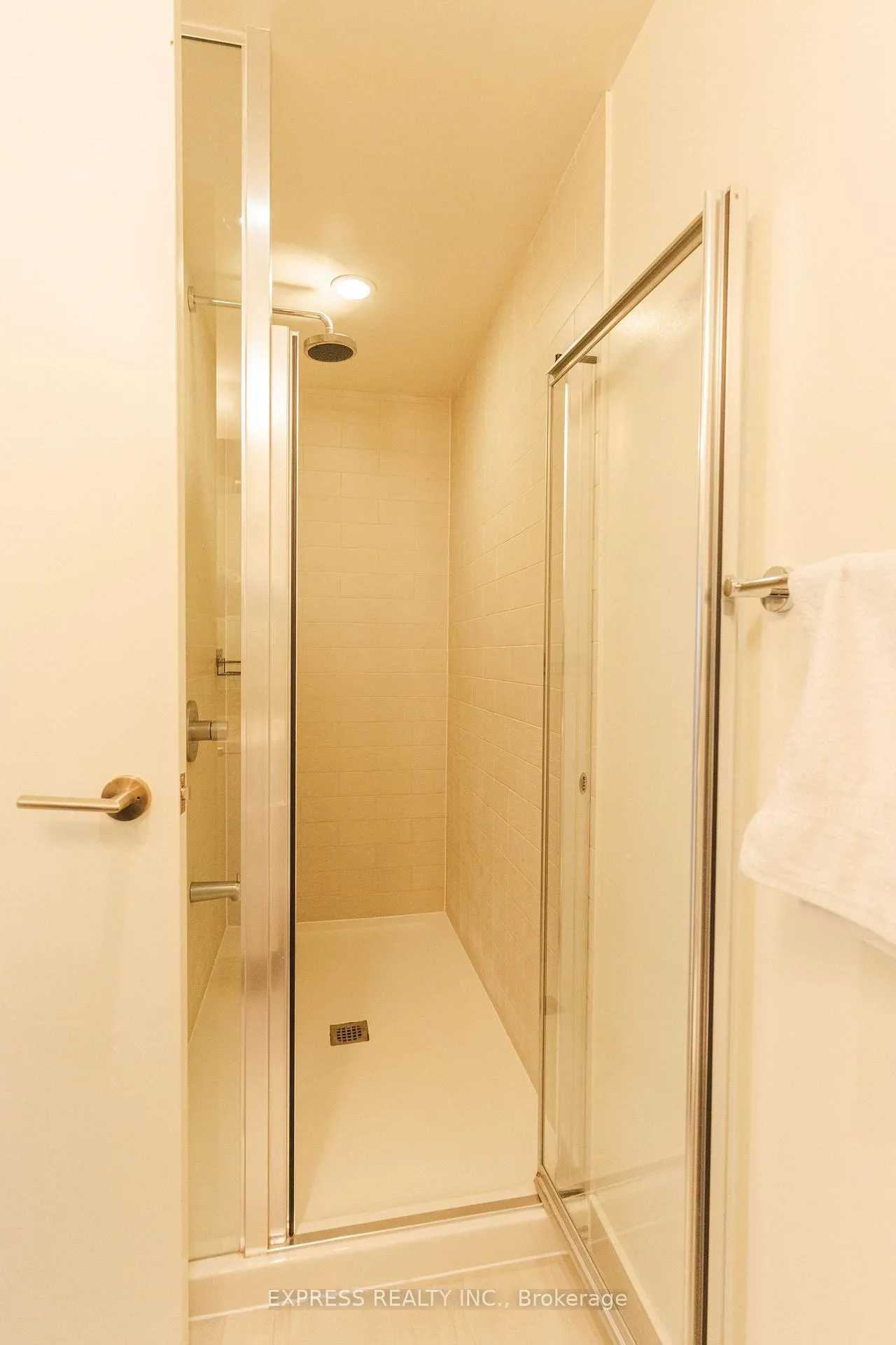 Photo 8 of Unit 804, 6 Sonic Way, Toronto, Flemingdon Park — HOMEH