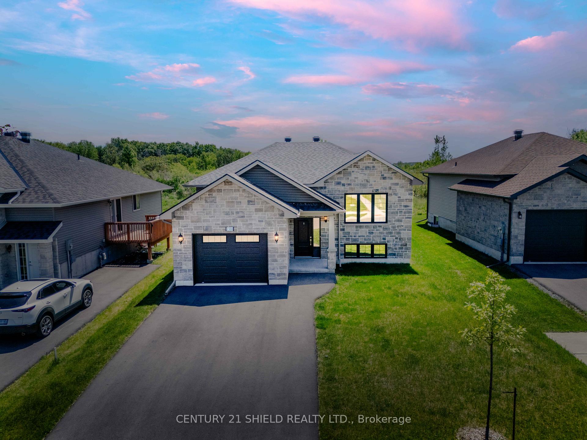 Photo 1 of 2300 Crewson Court, Cornwall — HOMEH