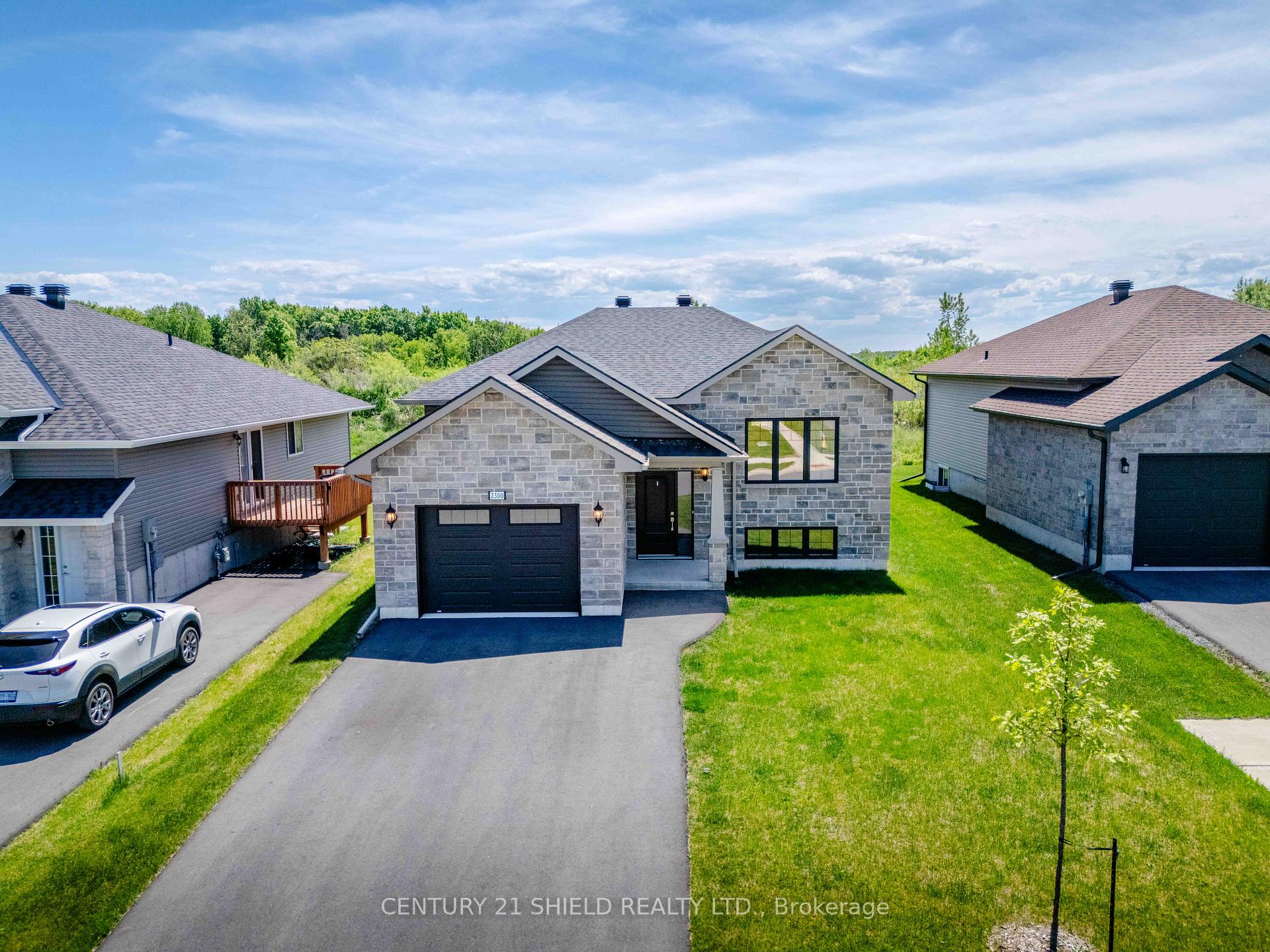 Photo 3 of 2300 Crewson Court, Cornwall — HOMEH