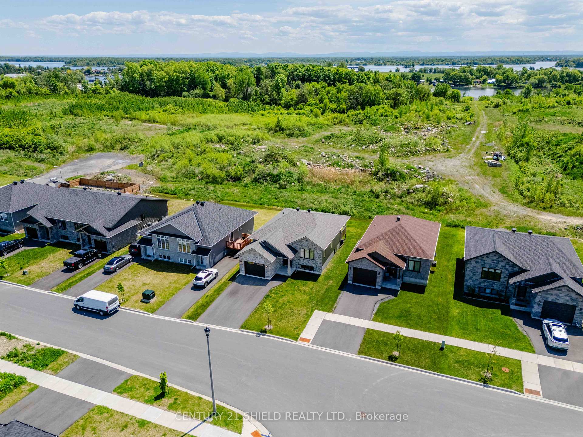 Photo 5 of 2300 Crewson Court, Cornwall — HOMEH