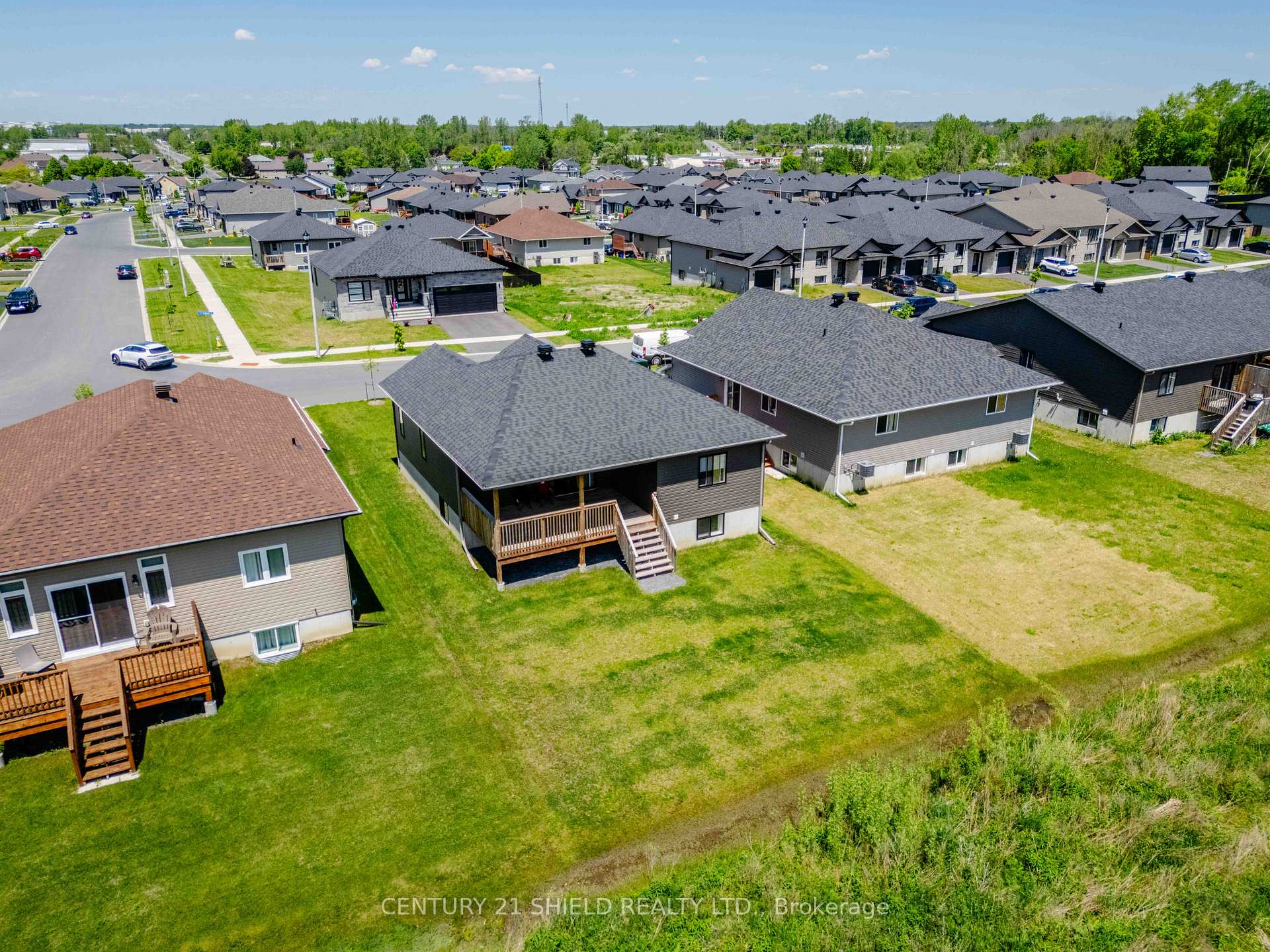 Photo 10 of 2300 Crewson Court, Cornwall — HOMEH