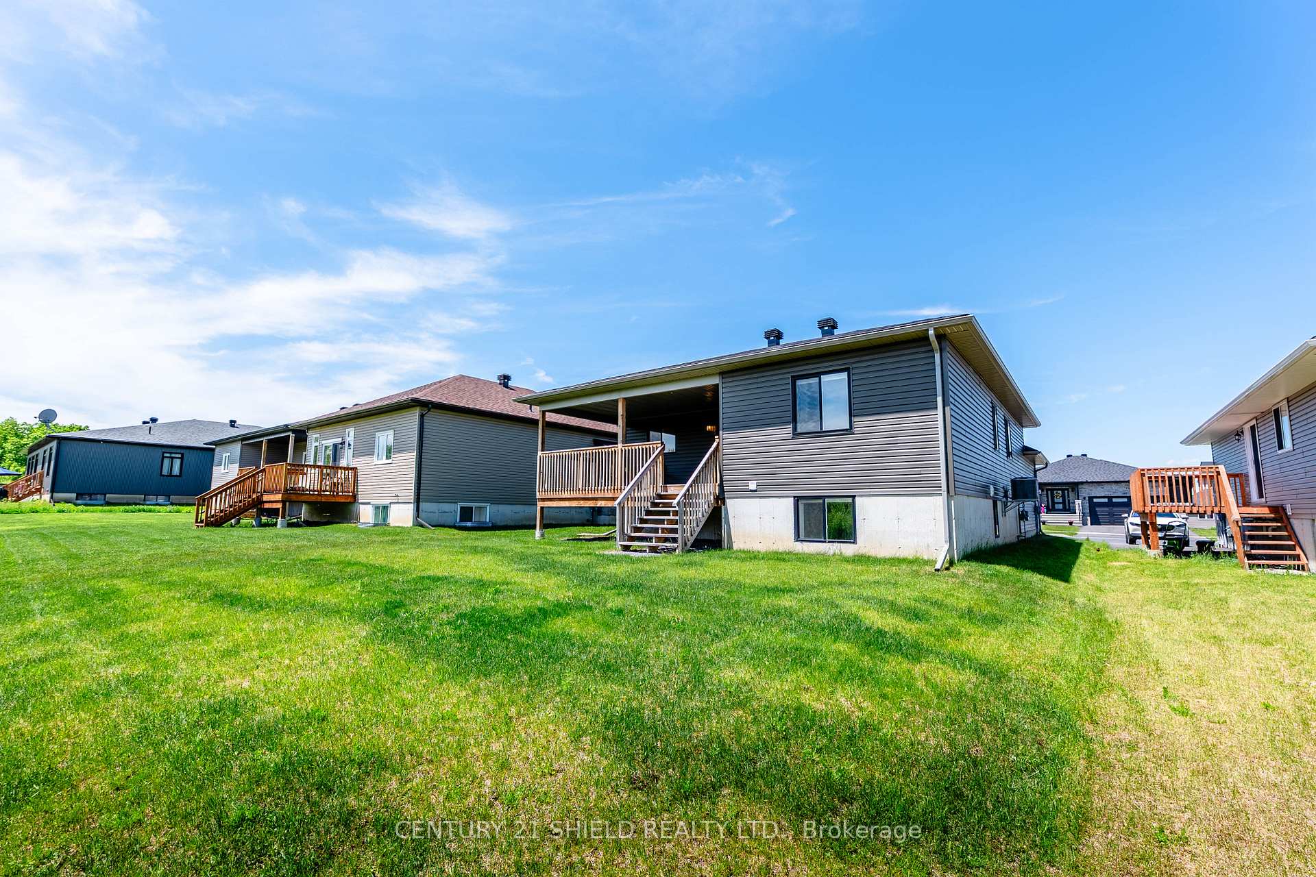 Photo 12 of 2300 Crewson Court, Cornwall — HOMEH