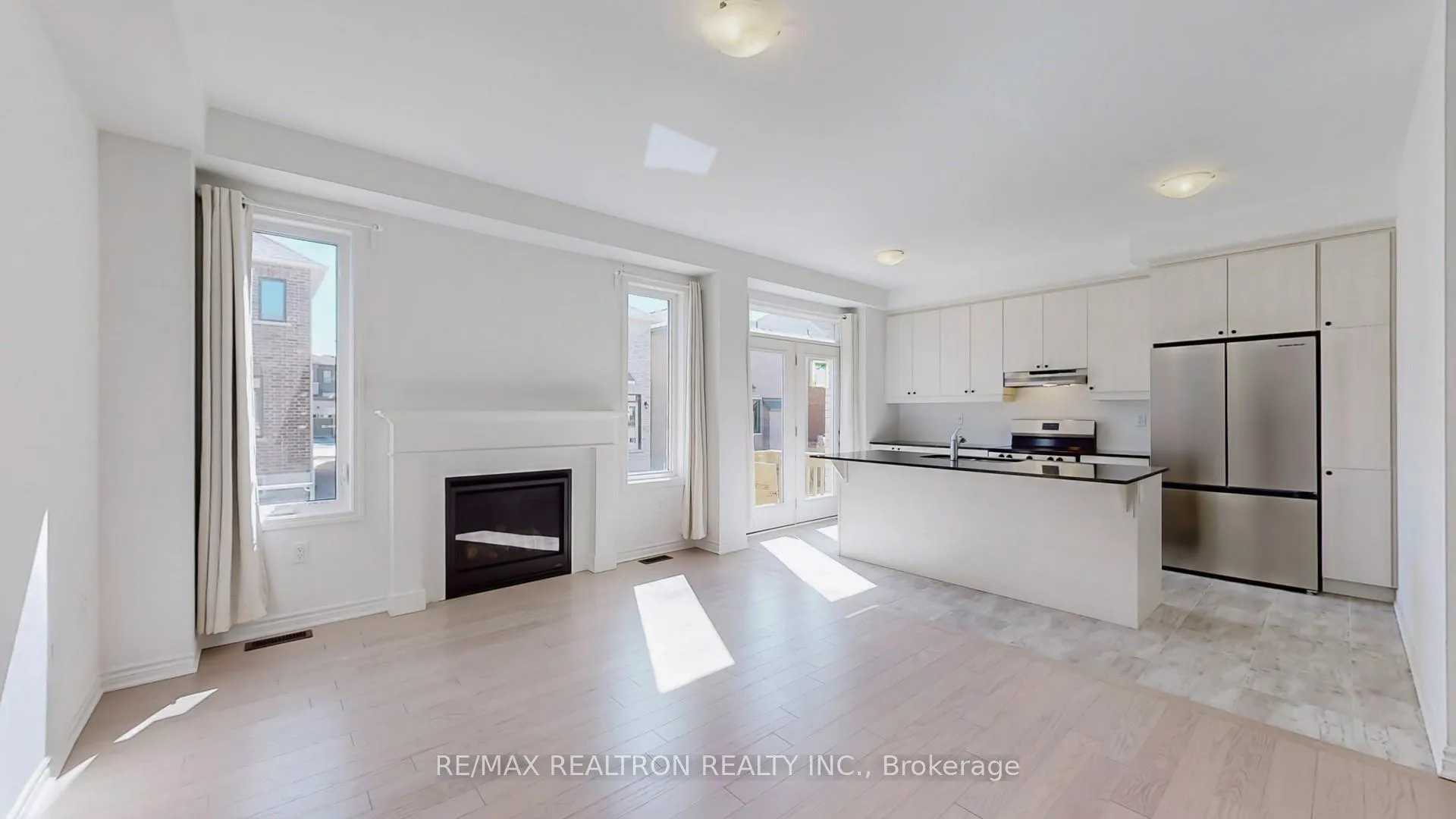 Photo 3 of 3003 Heartwood Lane, Pickering, Rural Pickering — HOMEH