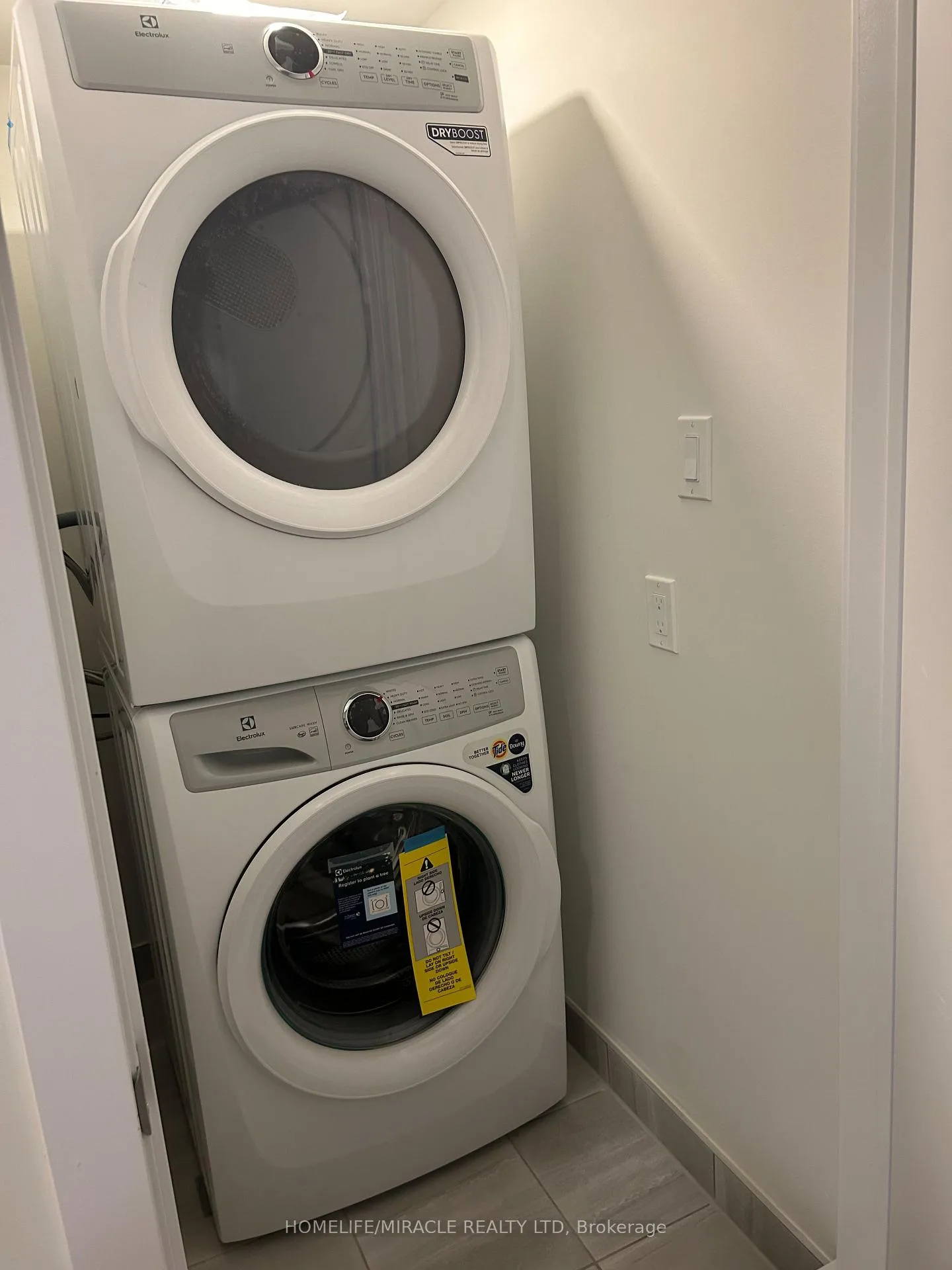 Photo 11 of Unit 1404, 1865 Pickering Parkway, Pickering, Village East — HOMEH