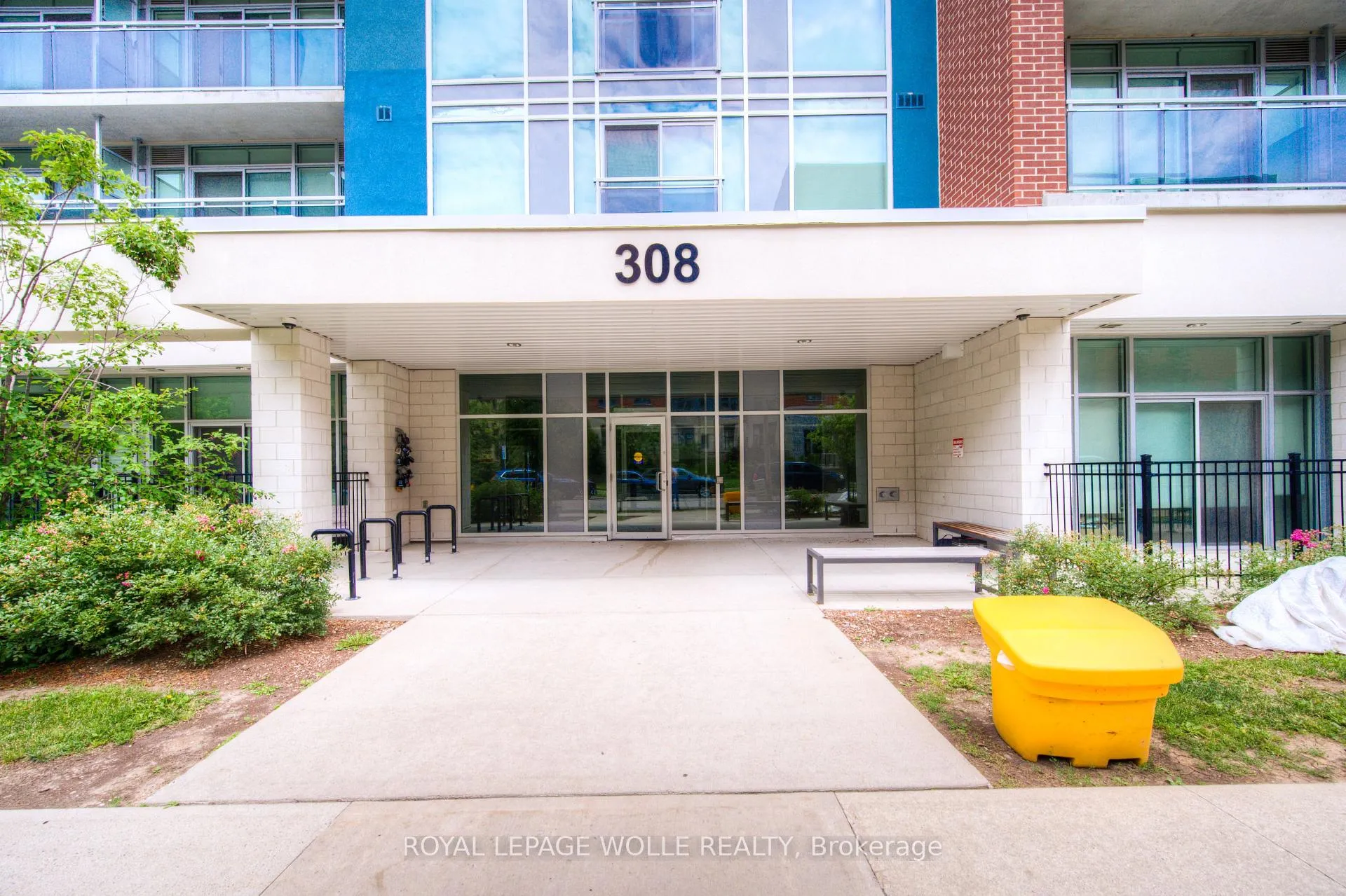 Photo 3 of Unit 620, 308 Lester Street, Waterloo — HOMEH