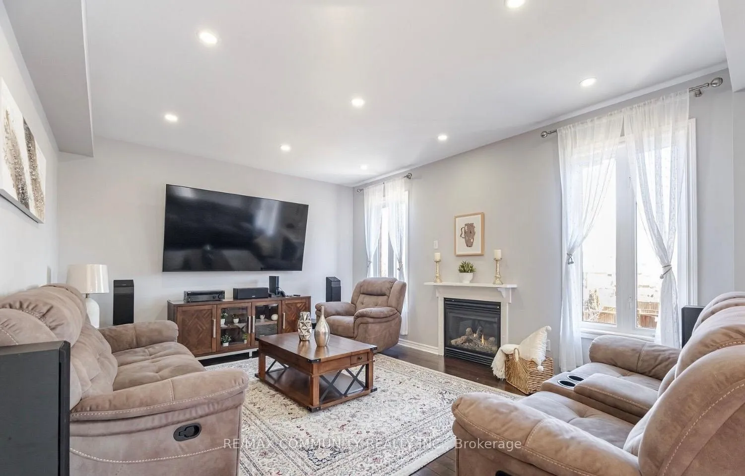 Photo 11 of 7 Baxter Street, Clarington, Bowmanville — HOMEH