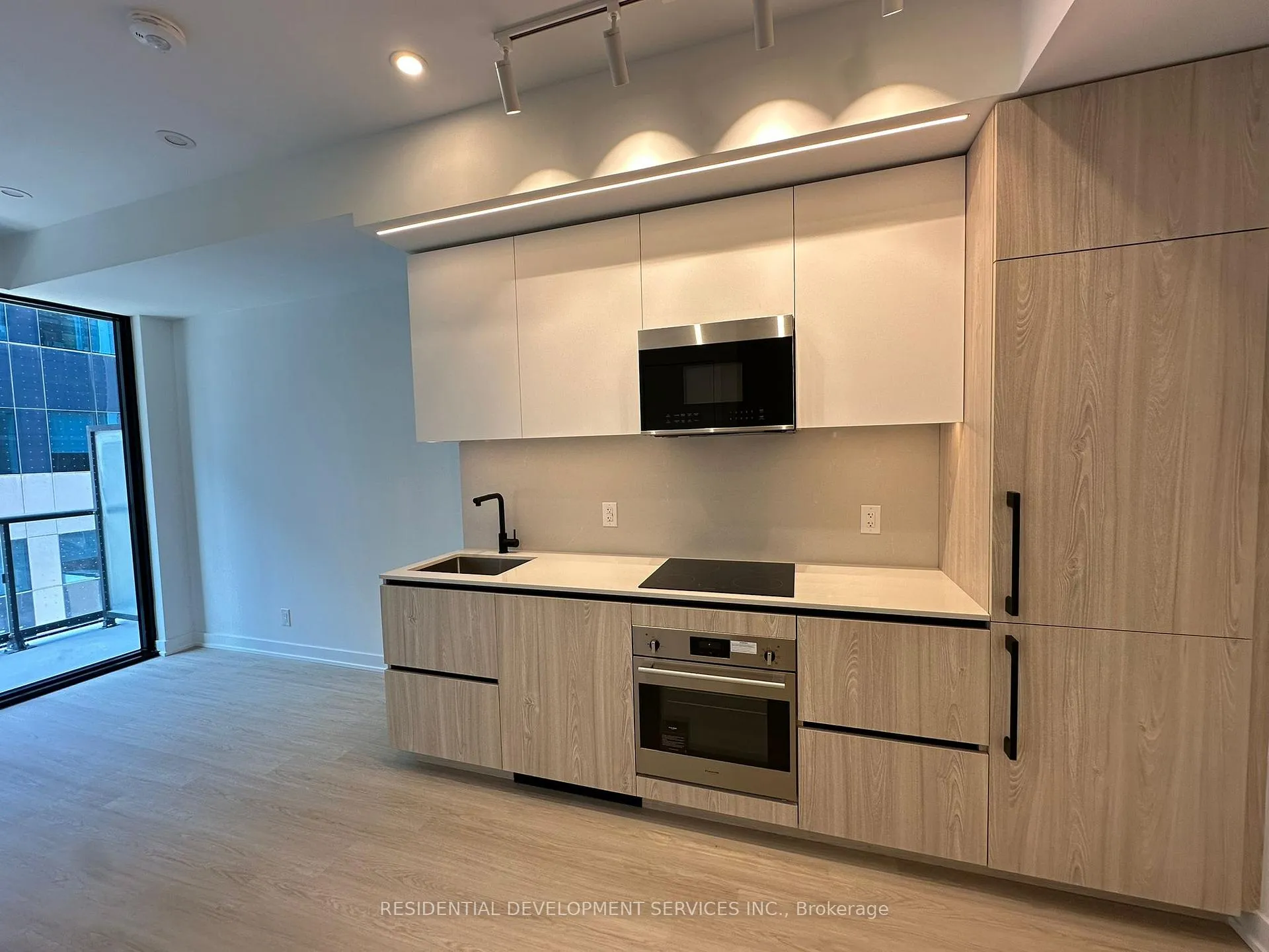 Photo 1 of Unit 511, 699 Sheppard Avenue E, North York, Bayview Village — HOMEH