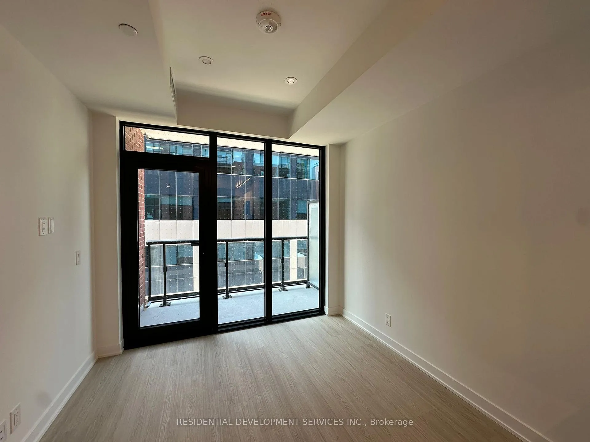 Photo 5 of Unit 511, 699 Sheppard Avenue E, North York, Bayview Village — HOMEH
