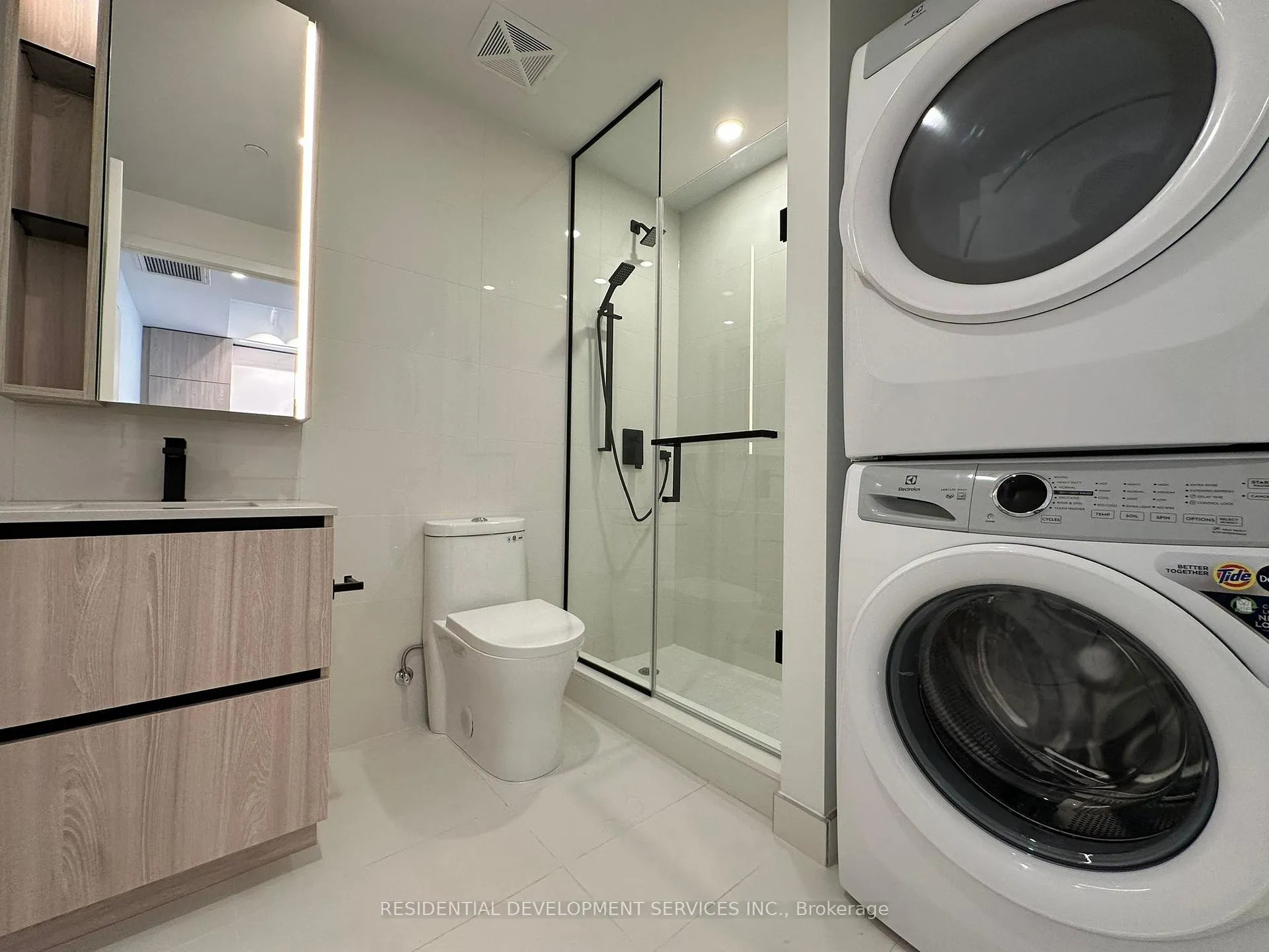 Photo 6 of Unit 511, 699 Sheppard Avenue E, North York, Bayview Village — HOMEH