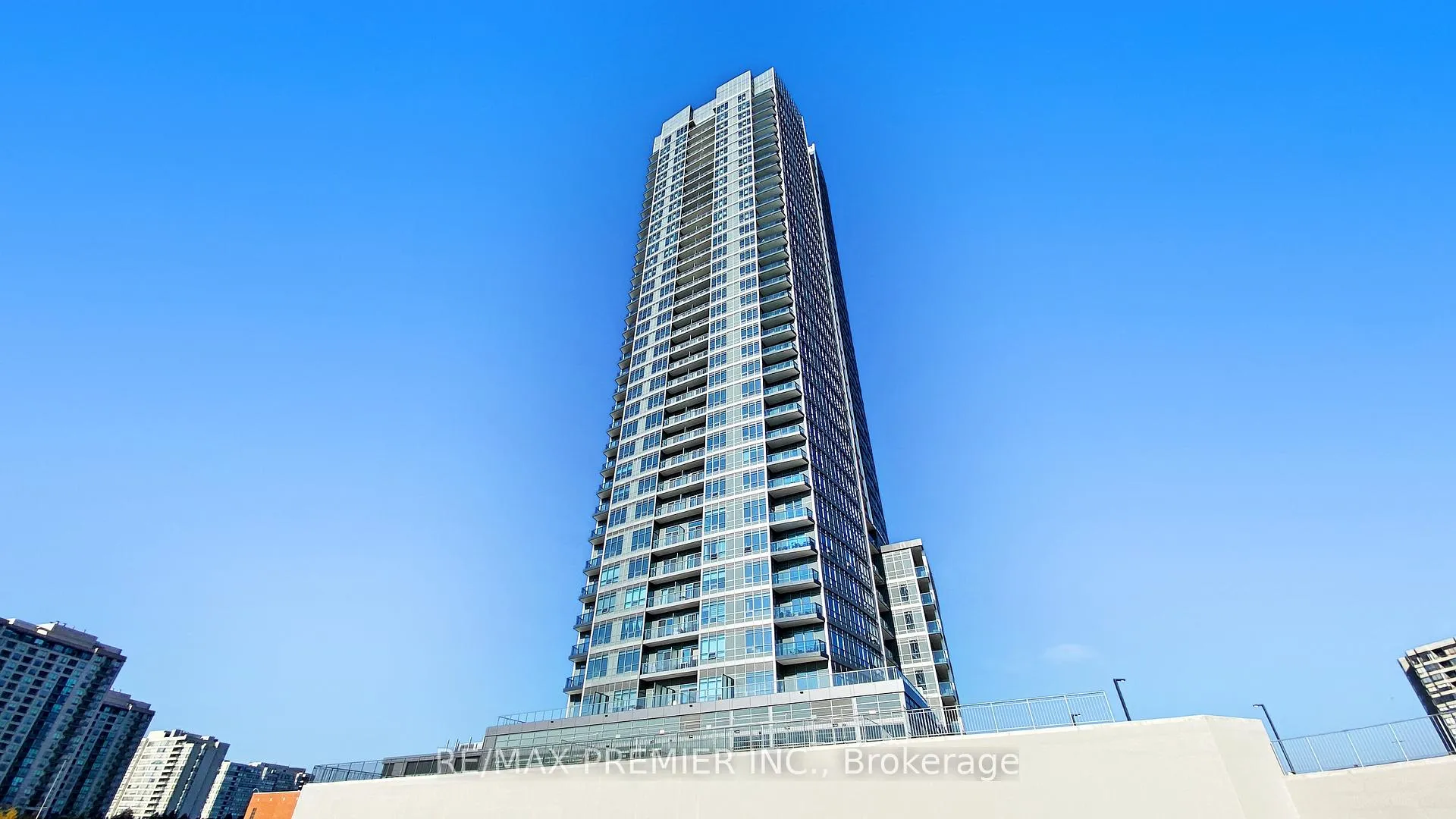 Photo 2 of Unit 1206, 30 Upper Mall Way, Vaughan, Brownridge — HOMEH
